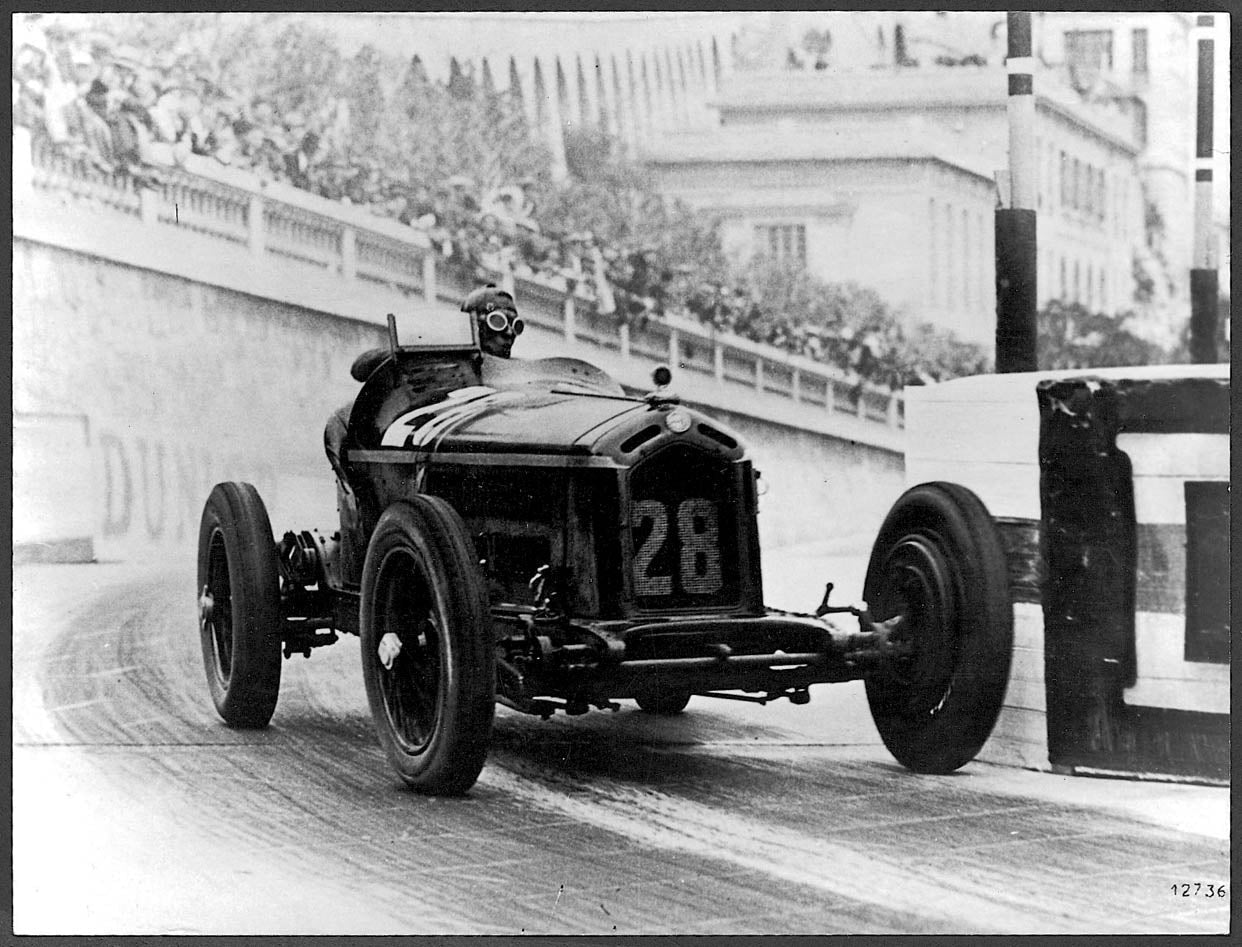 Tazio Nuvolari Chronographe – a tribute to a legendary pilot