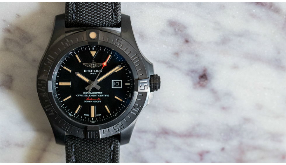 Breitling Avenger Blackbird (Video)