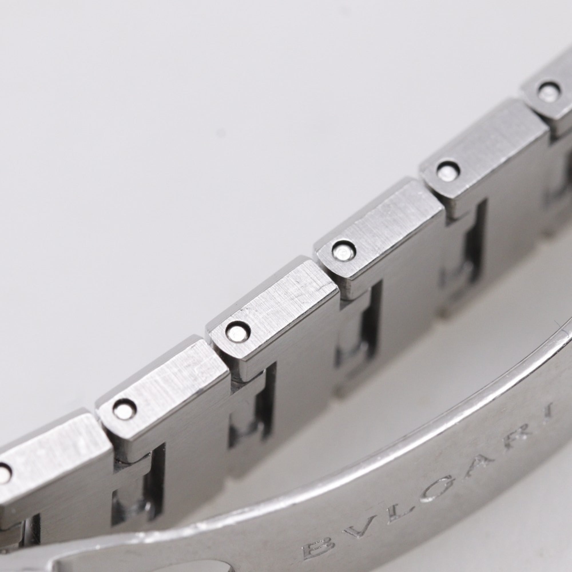 Montre Bvlgari BVLGARI BB23SS en acier inoxydable, à Quartz, cadran Noir pour femme