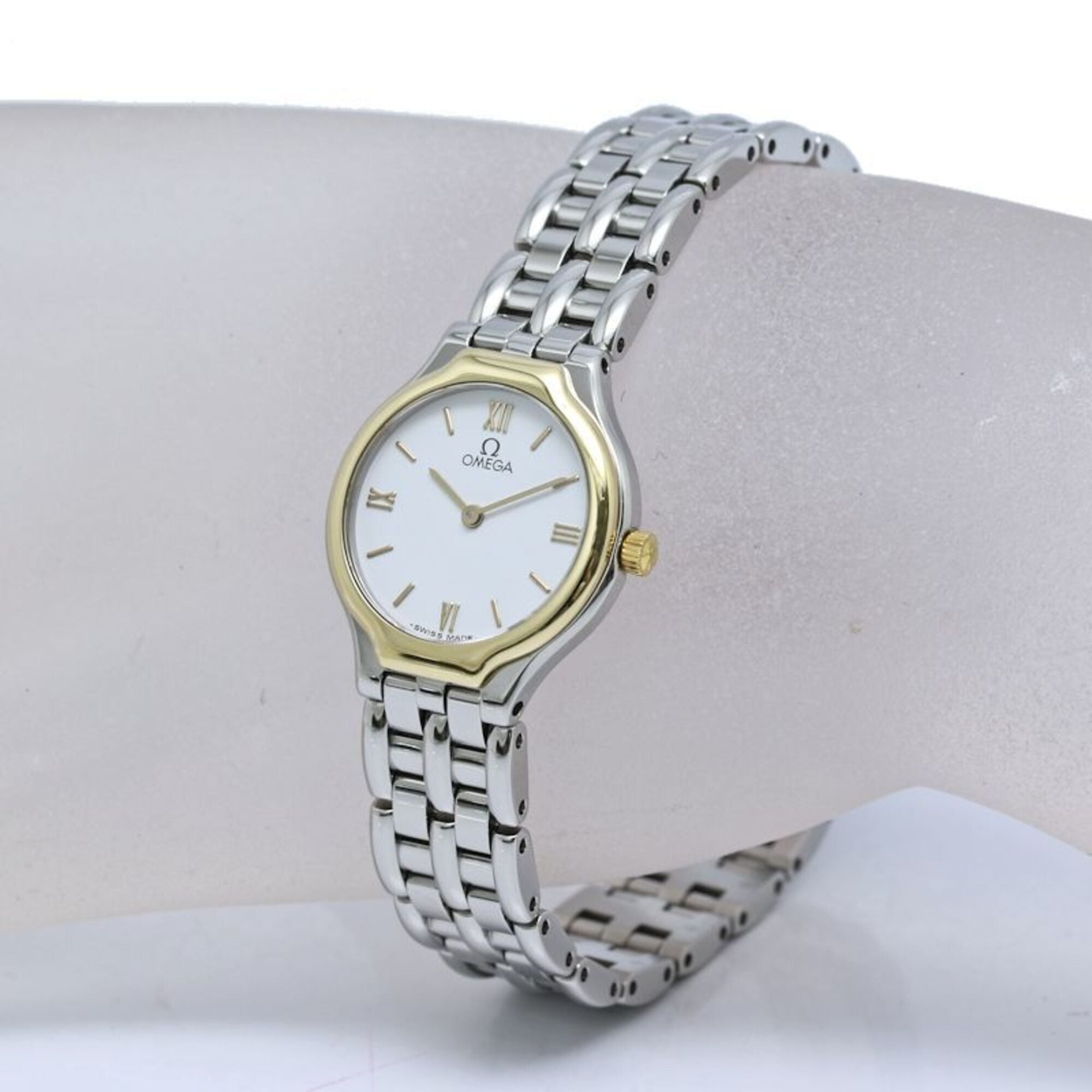 Omega De 4360.23.00 White Dial 23mm Watch