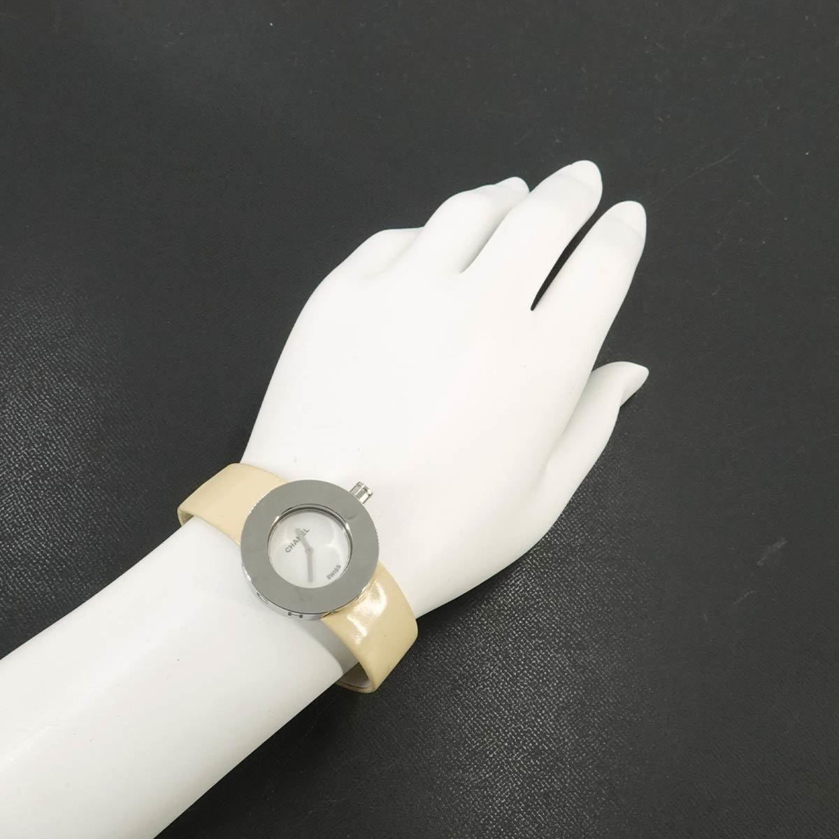 Chanel La Ronde H0580 Schwarz Zifferblatt 29 mm Uhr