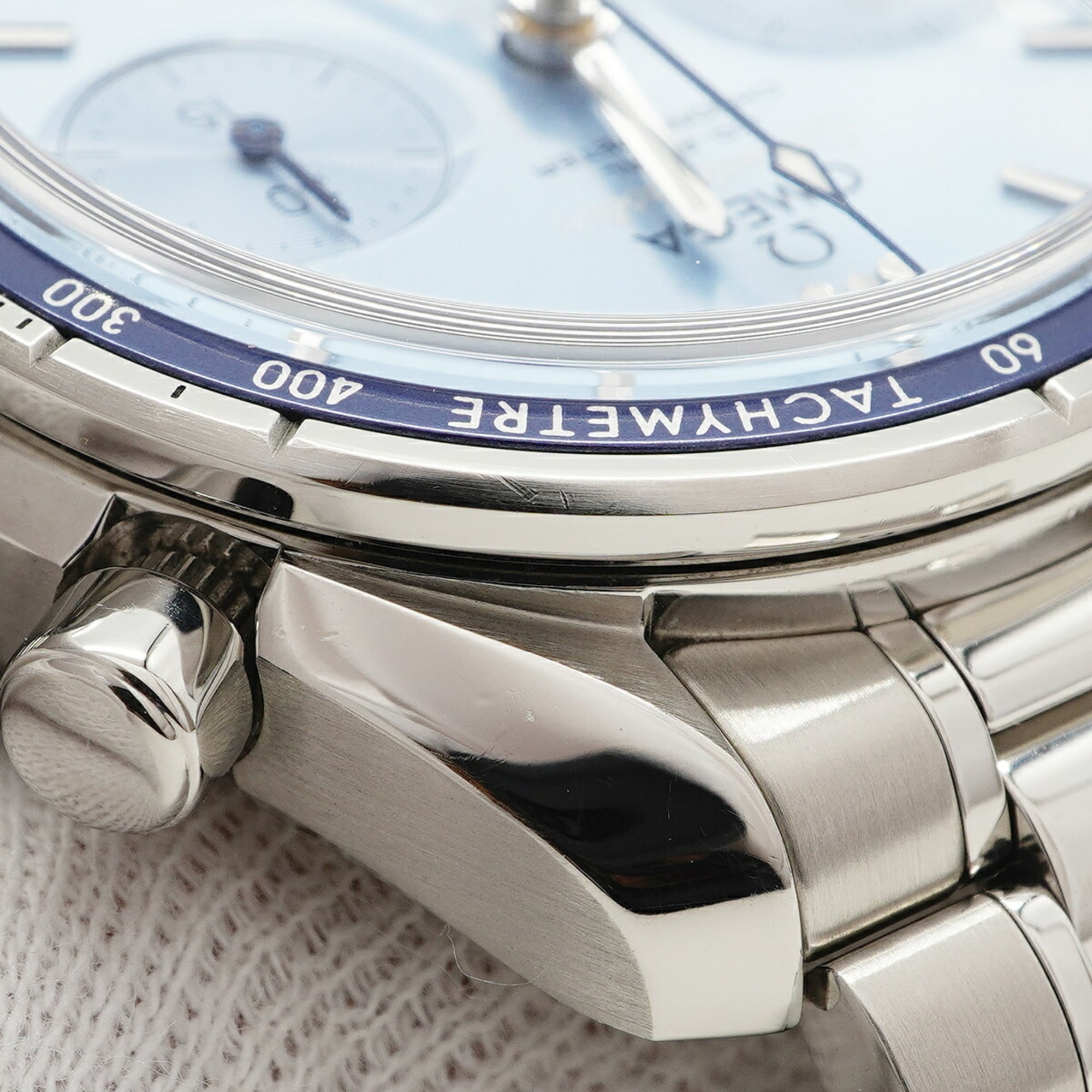Omega Speedmaster 324.30.38.50.03.001 Herrenuhr blauem Zifferblatt