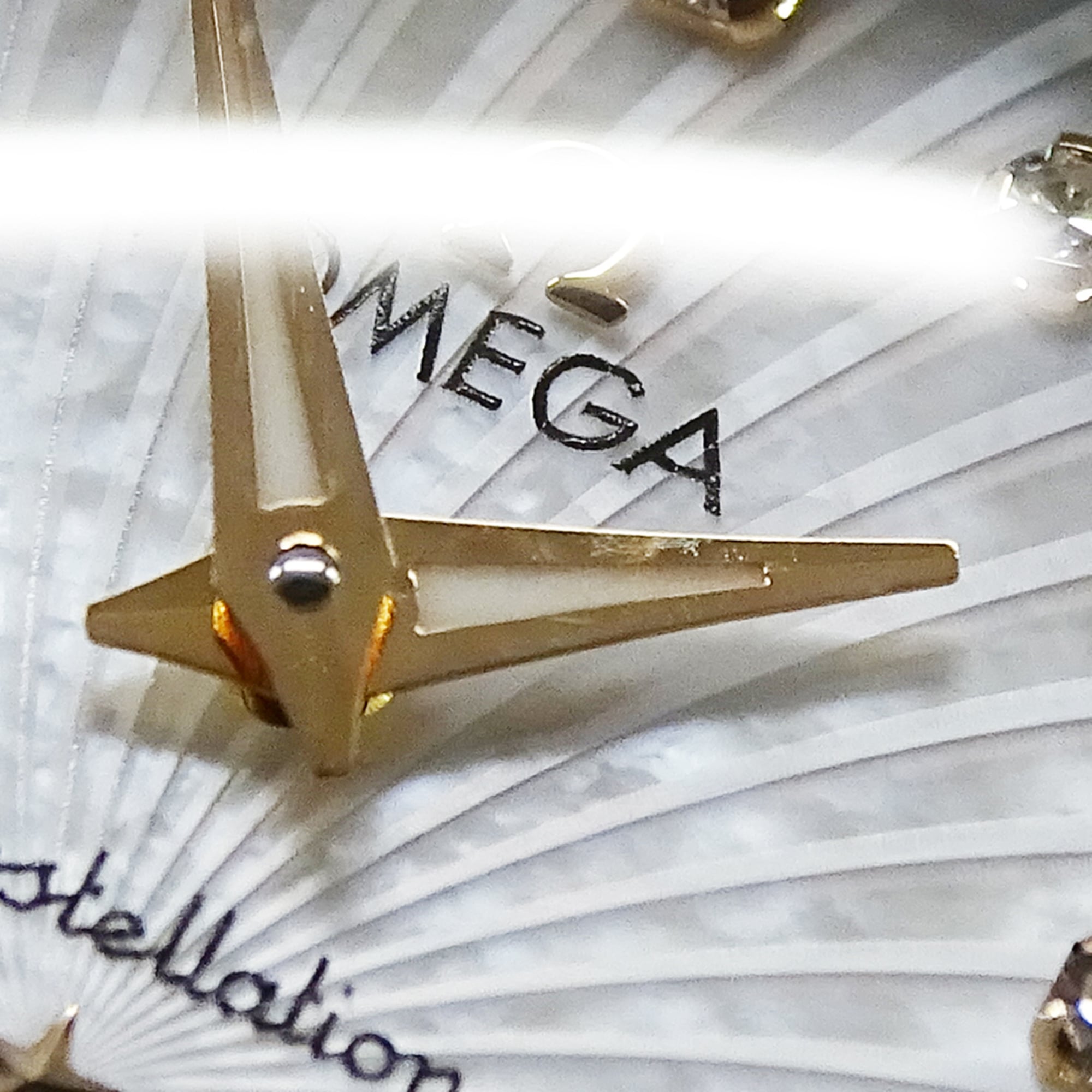 Omega Constellation Brushed 123.25.24.60.55.002 Wo Brand Name 12P Diamonds Mother-of-Pearl Quartz Movement Stainless Steel (SS) and Pink Gold (PG)