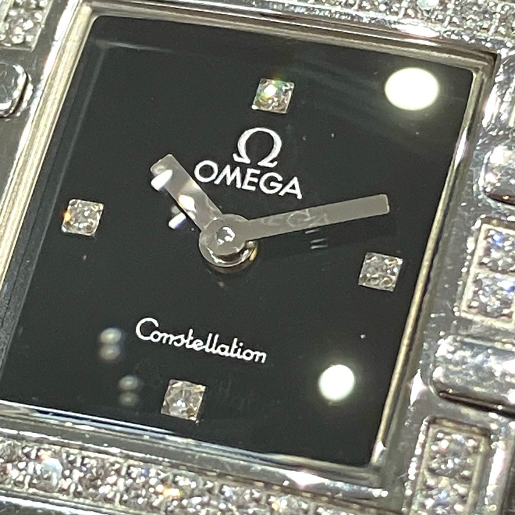 Omega Constellation Carre Quadra watch, total weight 66.2g, stainless steel, quartz movement, black dial.