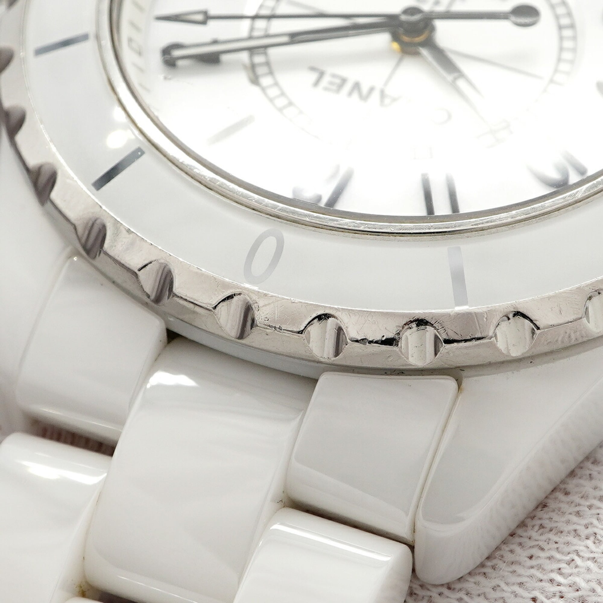 Chanel J12 H0970 White Dial Ceramic 39mm Watch
