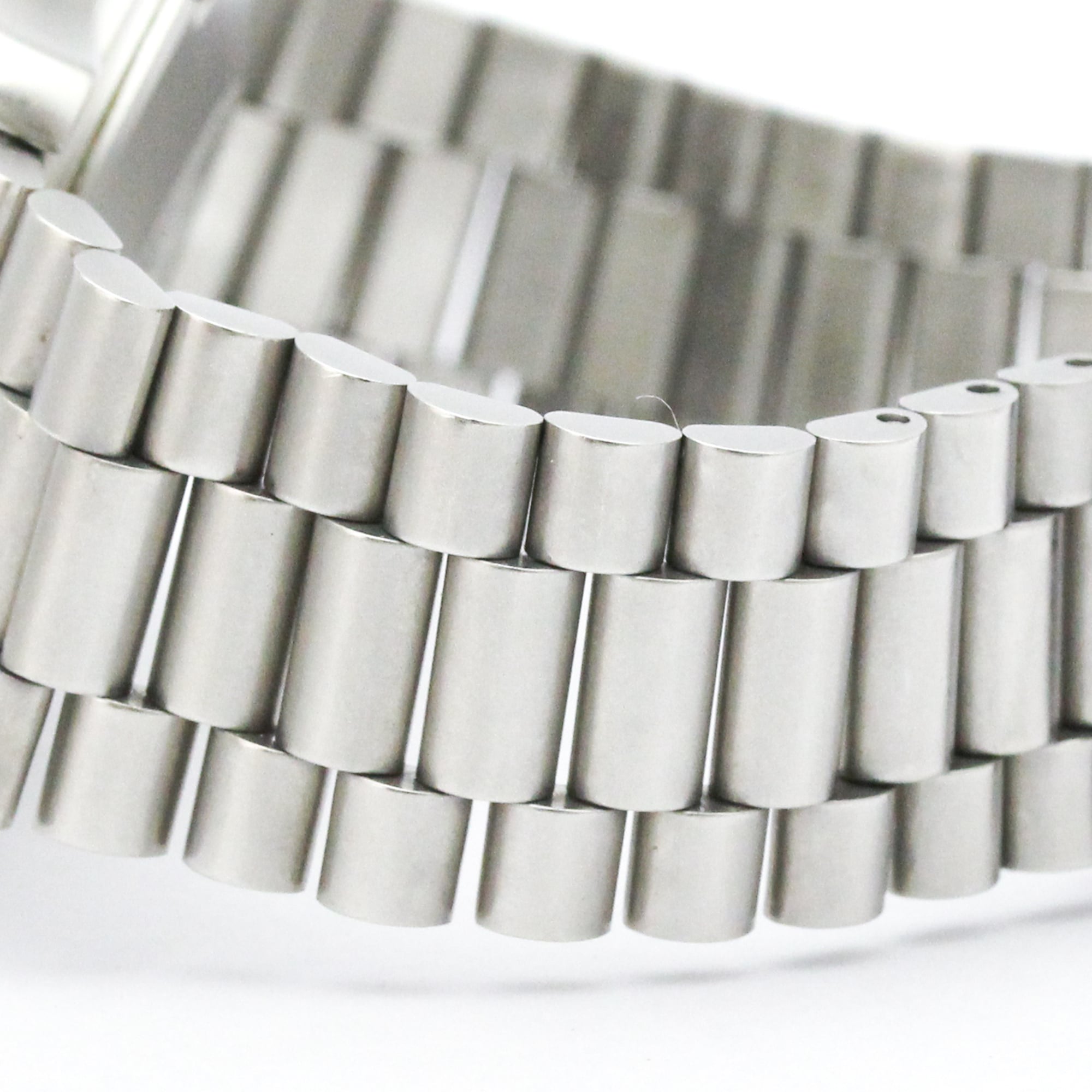 TAG Heuer 2000 Series 760.306 Silver Dial 39mm Watch