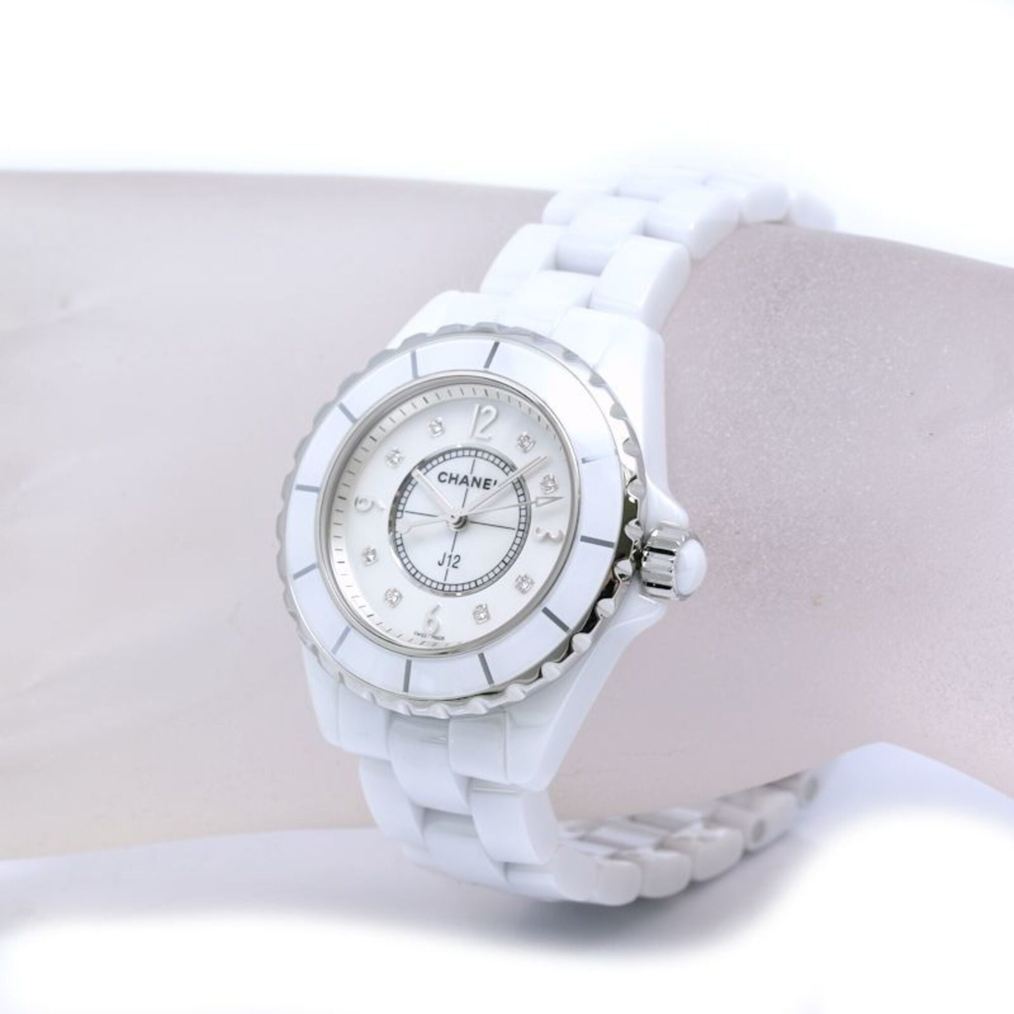 Chanel J12 H2422 White Dial Ceramic, Stainless steel 33mm Watch