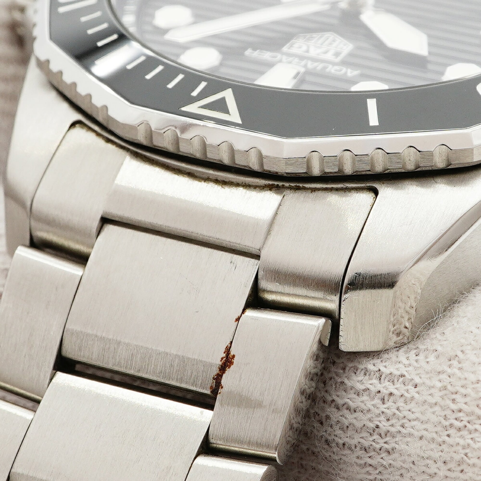 TAG Heuer Aquaracer WBP201A herenhorloge met zwarte wijzerplaat