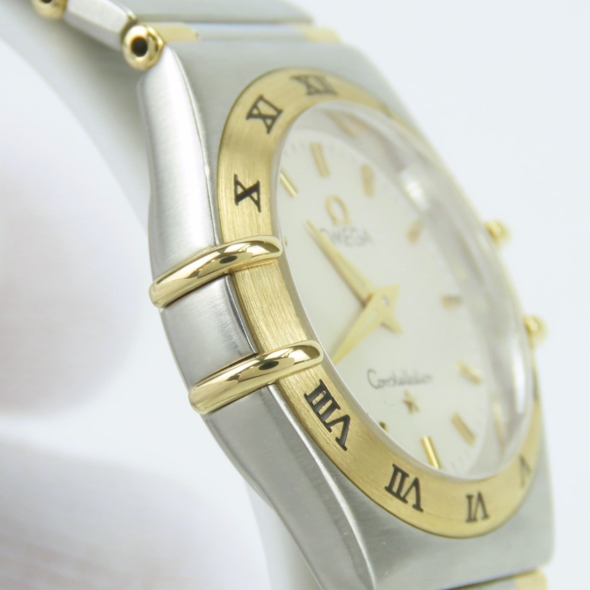 Omega Constellation 1372.7 Gold Dial 25mm Watch