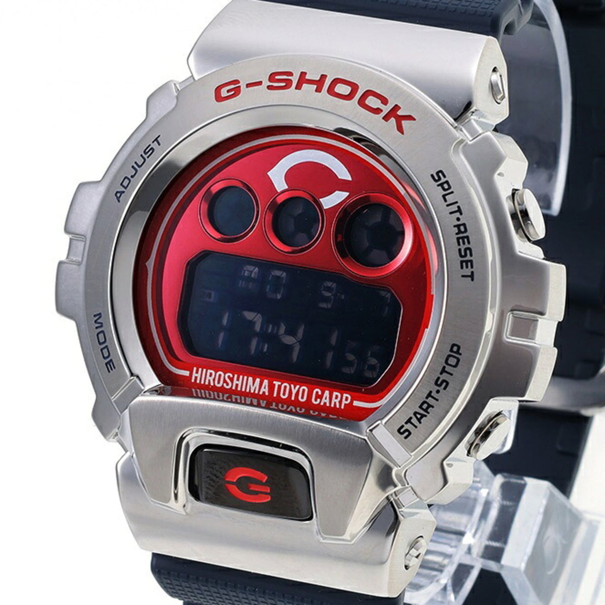 Casio G-SHOCK Hiroshima Toyo Carp GM-6900CARP23-1JR Horloge met rode wijzerplaat, 49 mm