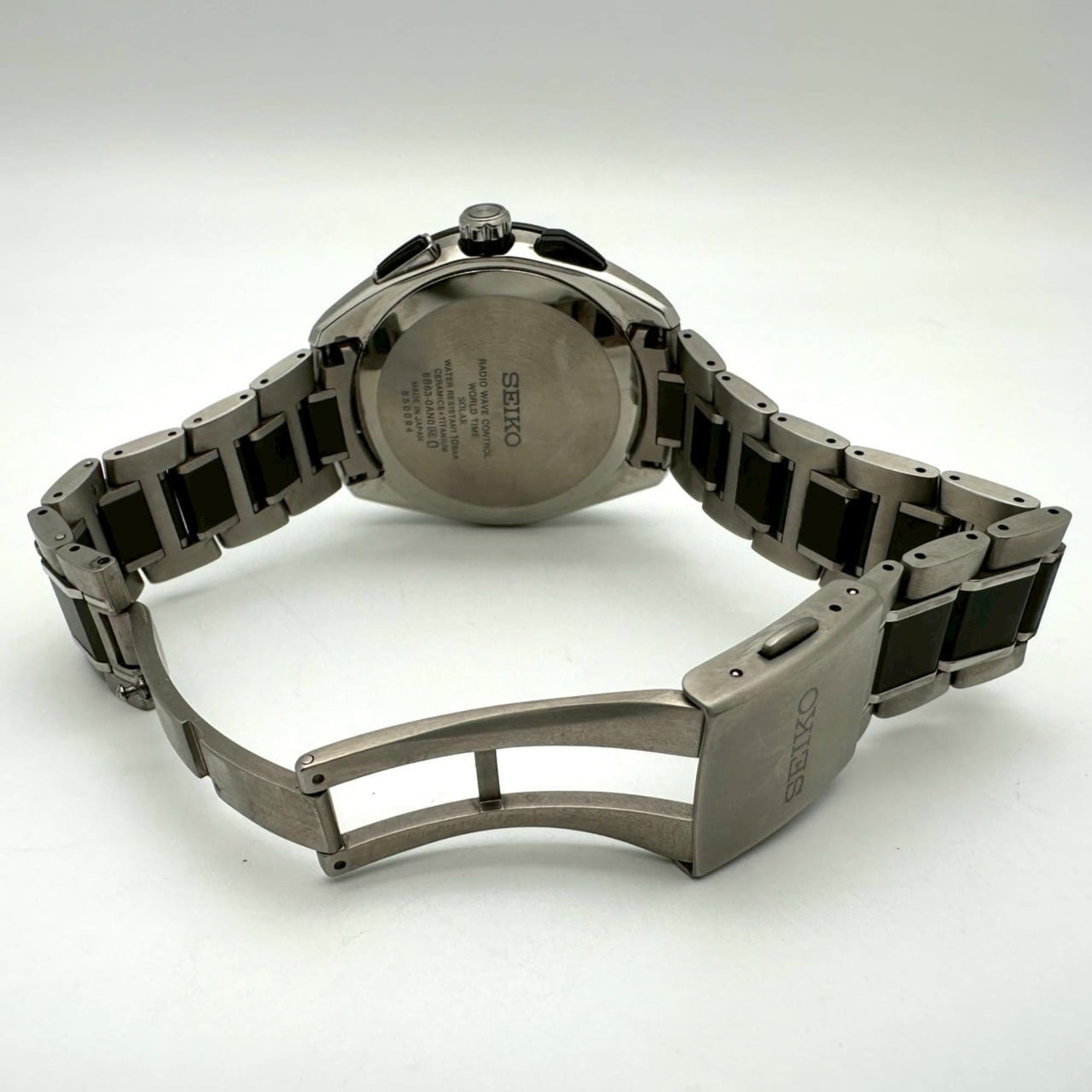 Seiko Brightz SAGA261/8B63-0AN0 Herrenuhr, Wochentag Datum, Solarbetrieb, funkgesteuert, Titan, Schwarz und marineblau