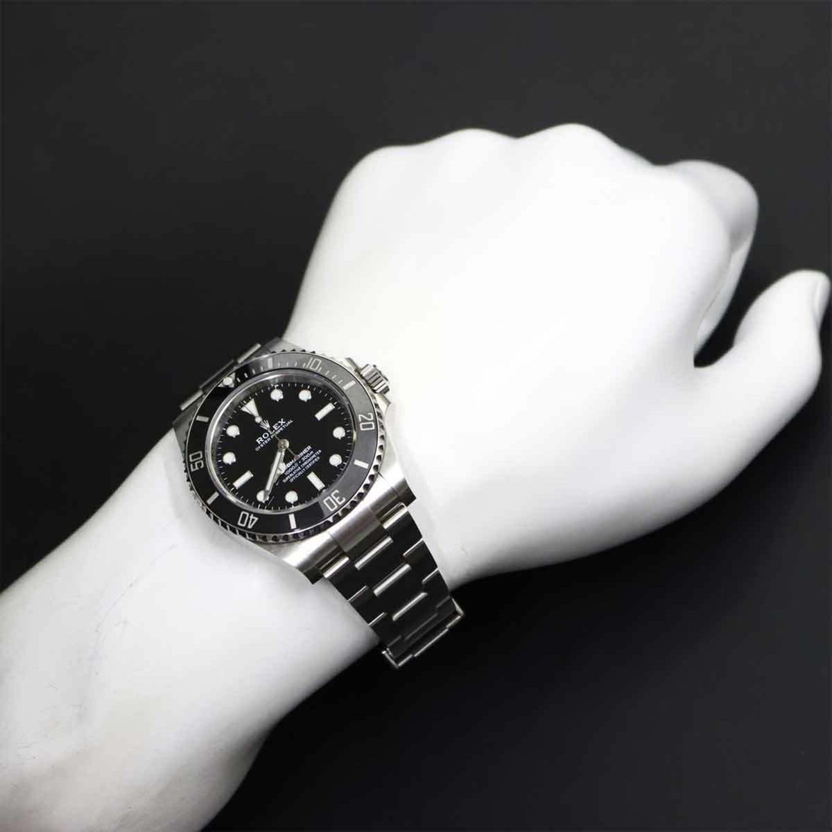 Rolex Submariner Nr. Datum 124060 Schwarz Zifferblatt 40mm Uhr