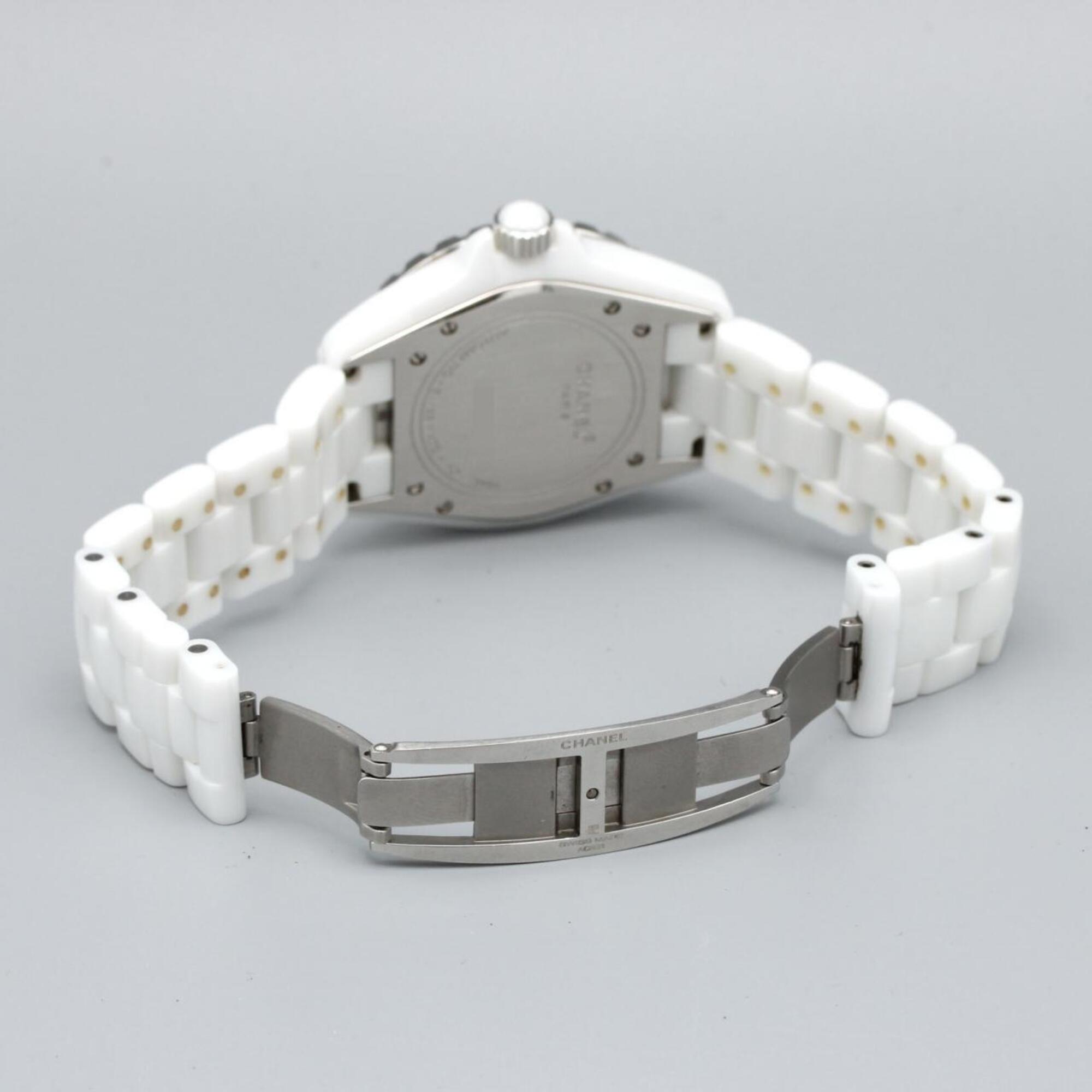 Montre Automatique Chanel J12 38 mm en céramique H0970