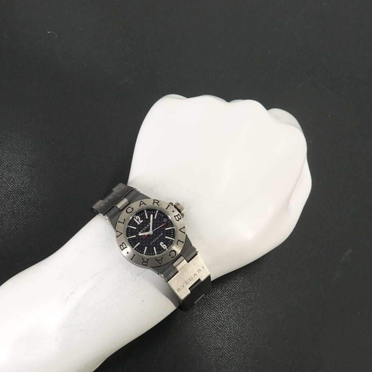 Bvlgari Diagono Titanium TI32TA horloge met zwarte wijzerplaat, 32 mm