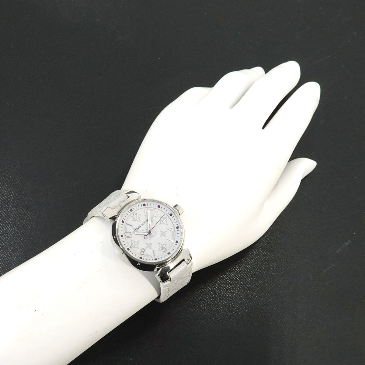 Louis Vuitton Tambour MM Monogram wit QA116 horloge met witte wijzerplaat, 34 mm