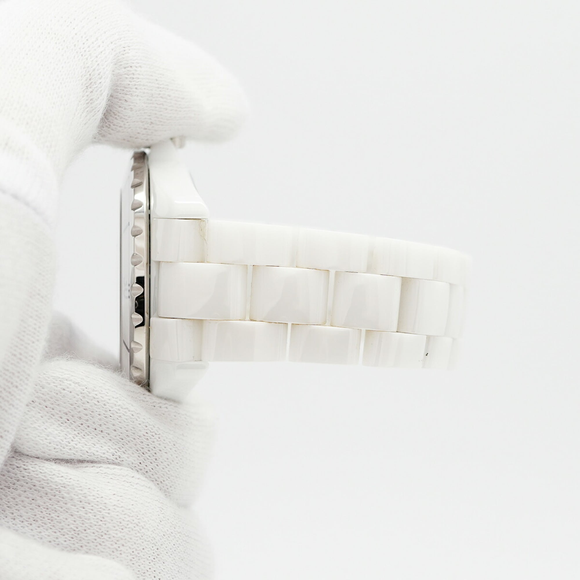 Chanel J12 H1629 White Dial Ceramic 39mm Watch