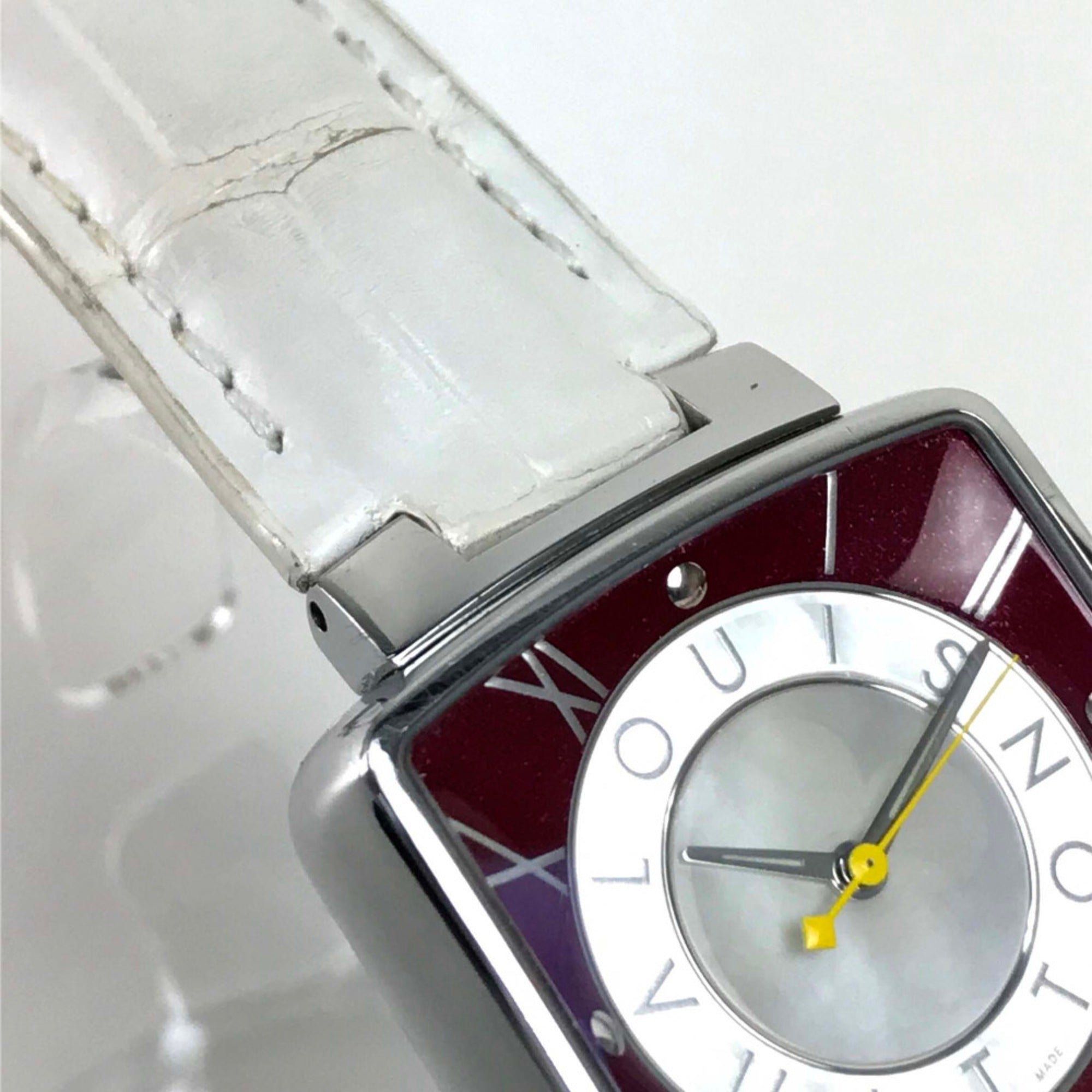 Louis Vuitton Q221J Quarz-Armbanduhr, Silber-weinRot