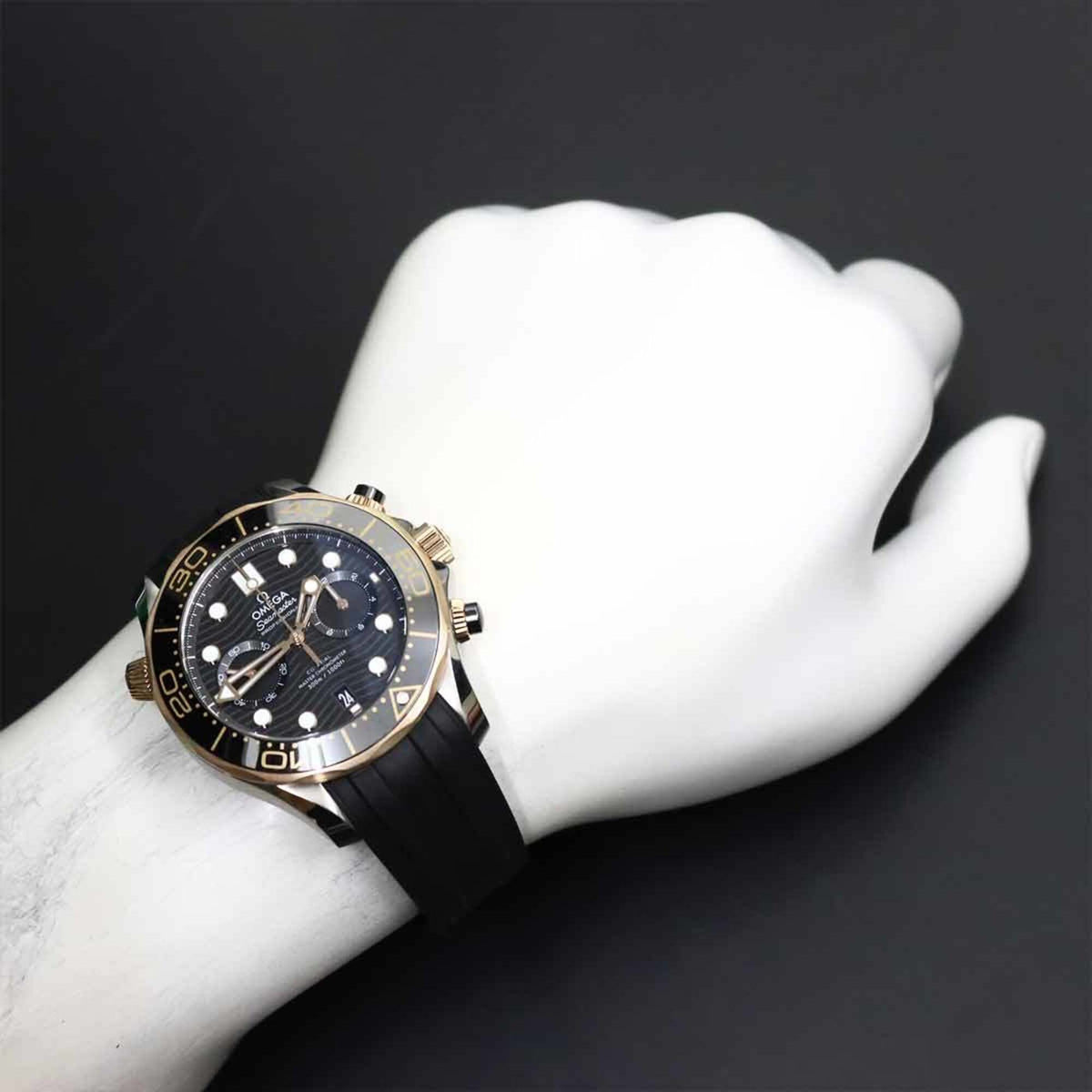 Omega Seamaster Diver 300 Co-Axial Master Chronometer 210 22 44 51 01 001 Horloge met zwarte wijzerplaat, 44 mm