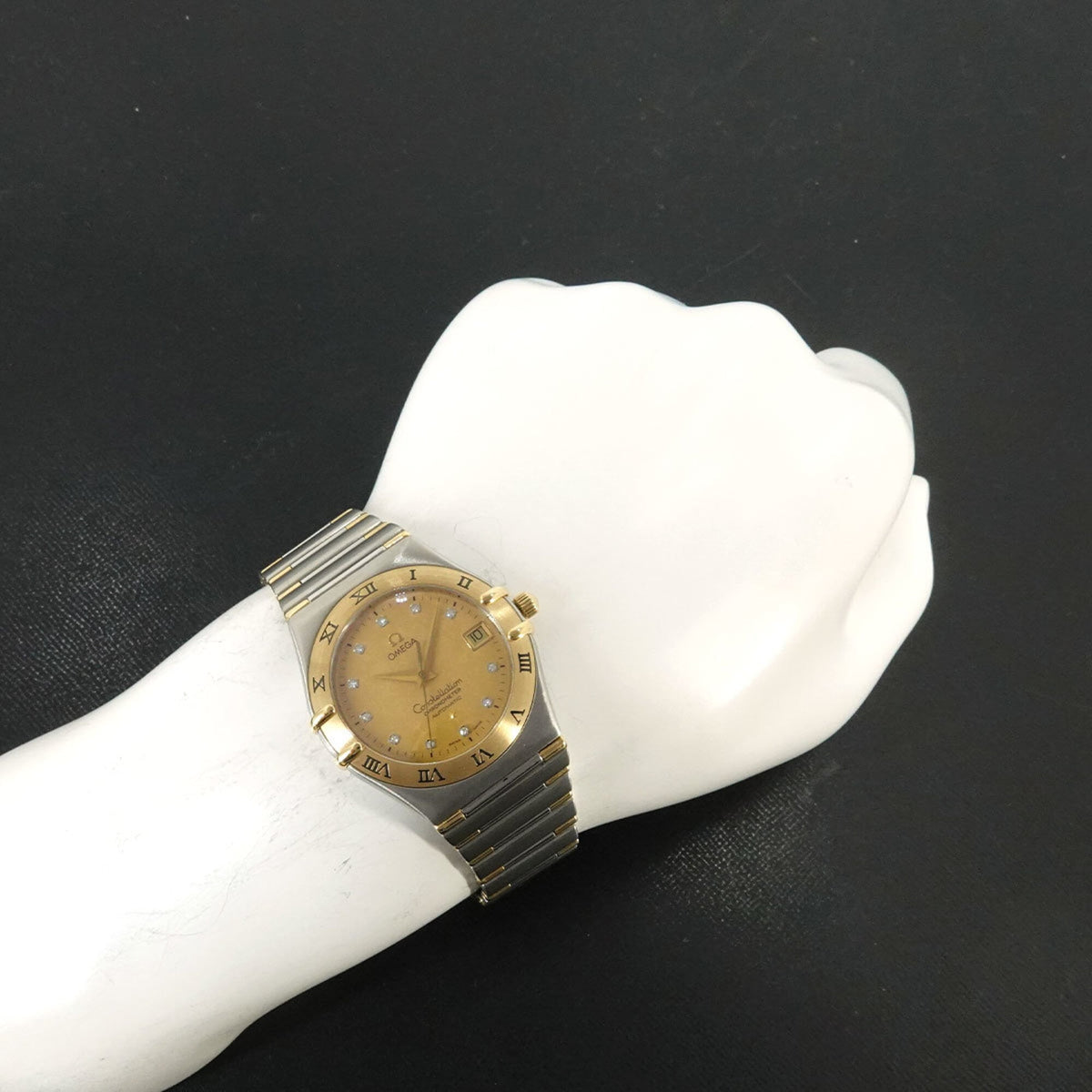 Omega Constellation 1302 15 Gold Dial 35mm Watch