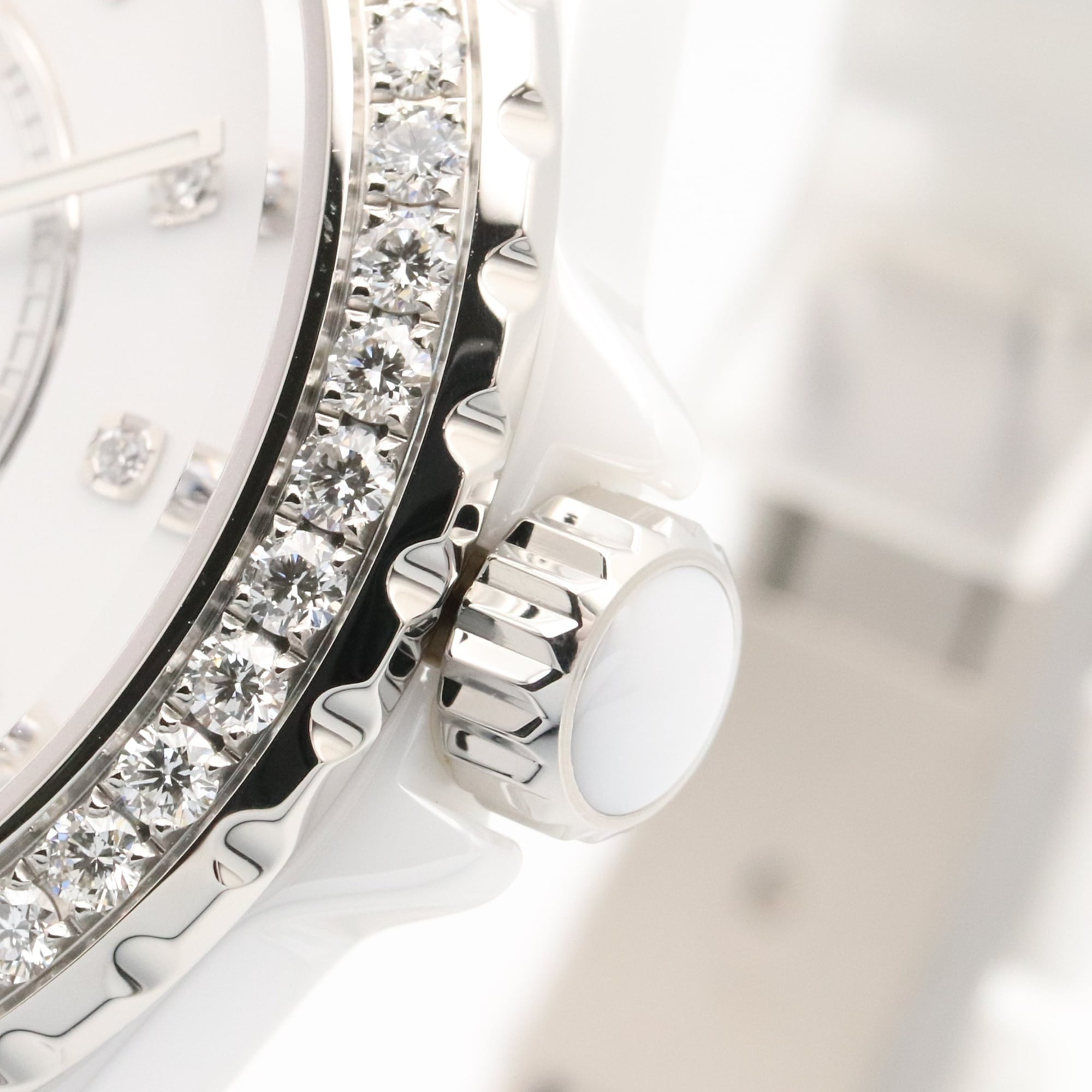 Chanel J12 H7189 White Dial Ceramic 39mm Watch