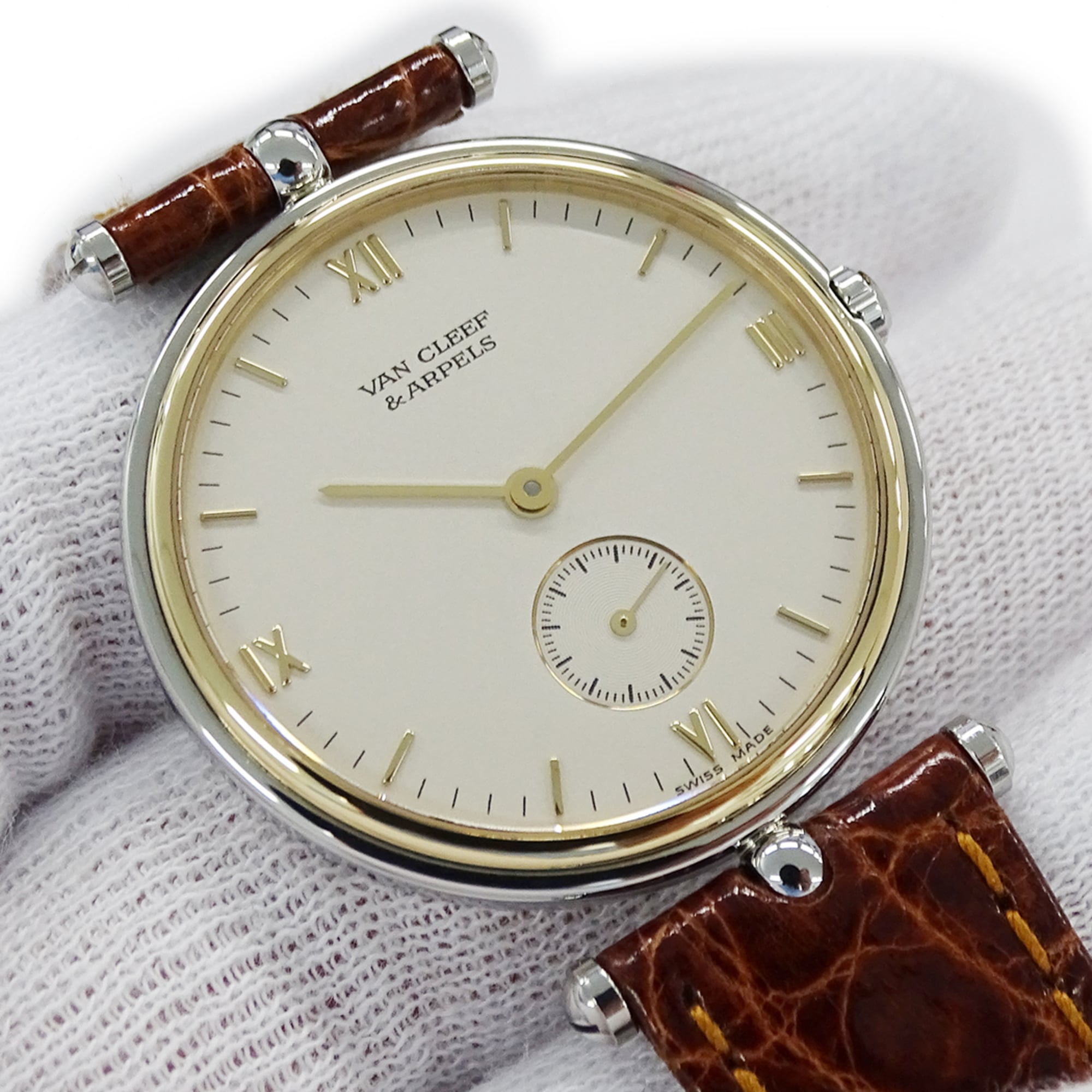 Van Cleef & Arpels Arpels 415 104 Beige Dial 31mm Watch