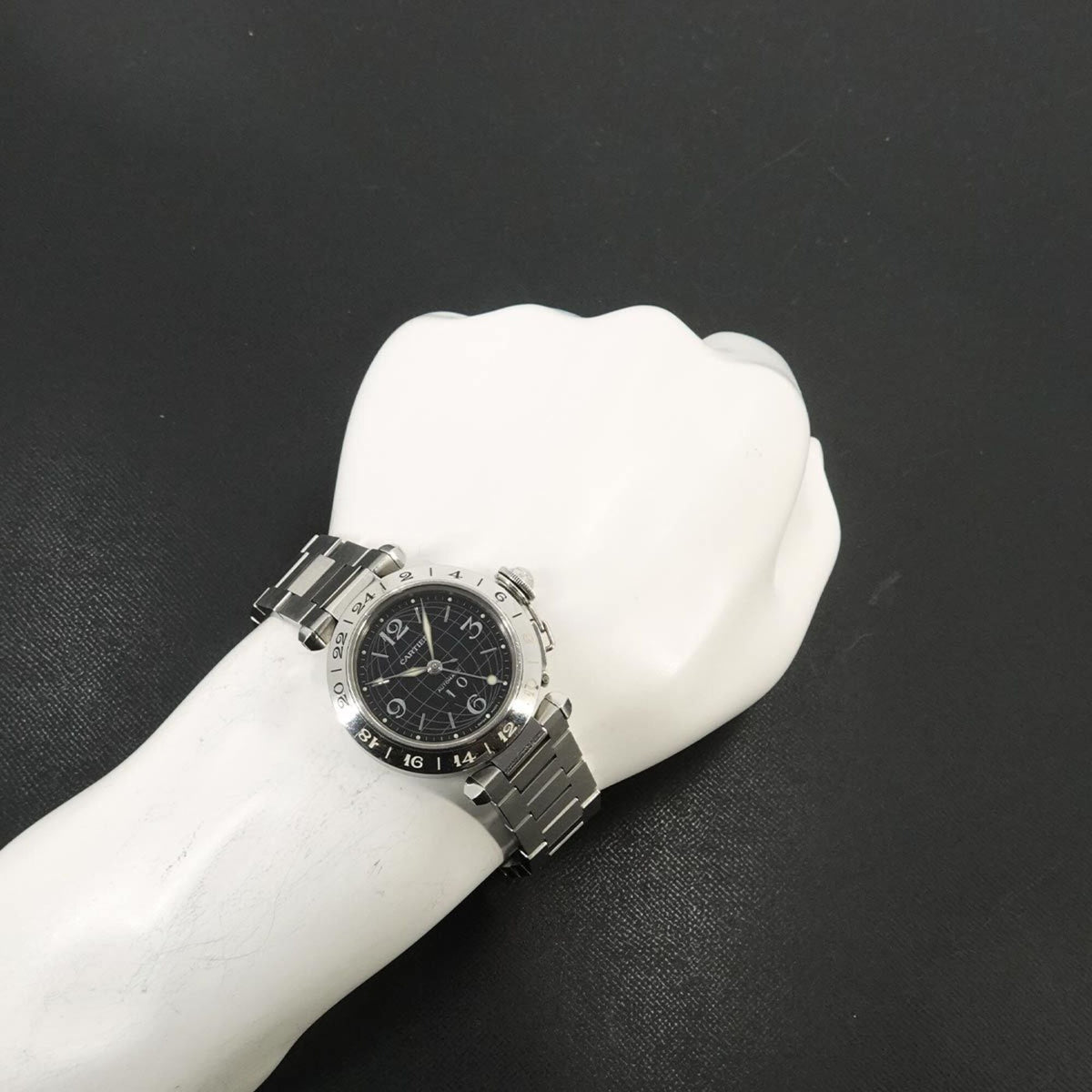 Cartier Pasha C Meridian GMT Big Date W31049M7 horloge met zwarte wijzerplaat, 35 mm