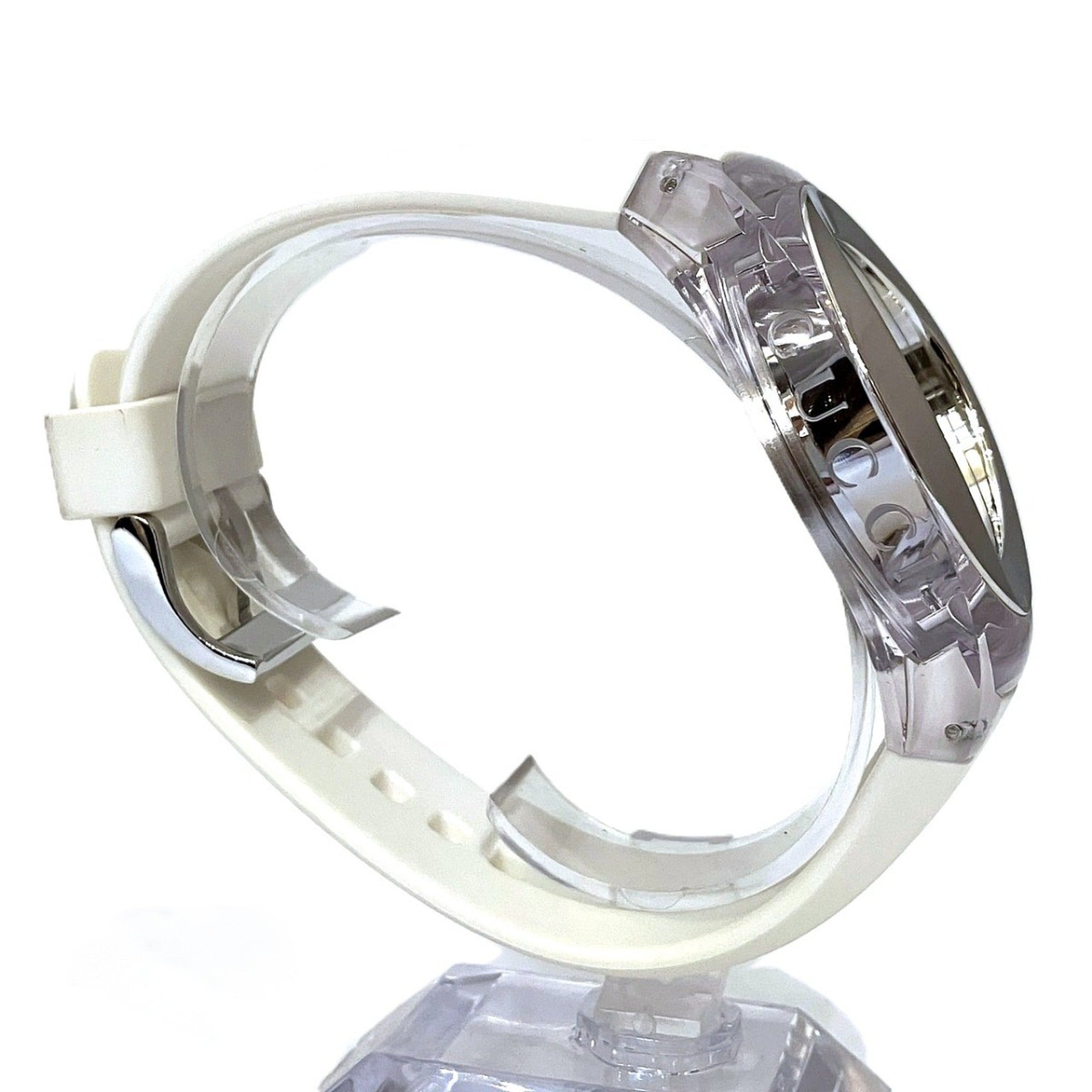 Gucci Sync 137.1 Silver Dial 46mm Watch