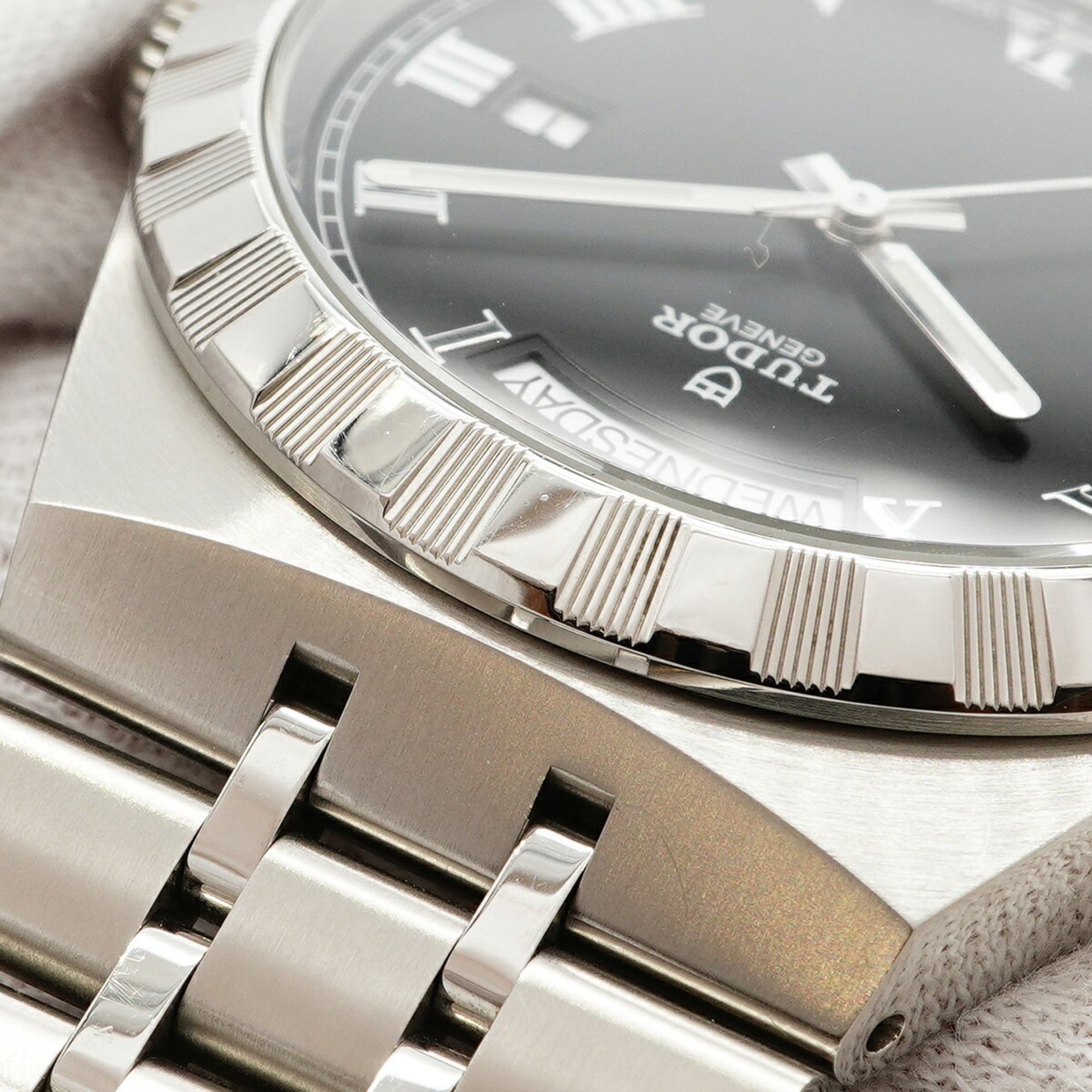 Tudor Royal 28600 Black Dial 41mm Watch