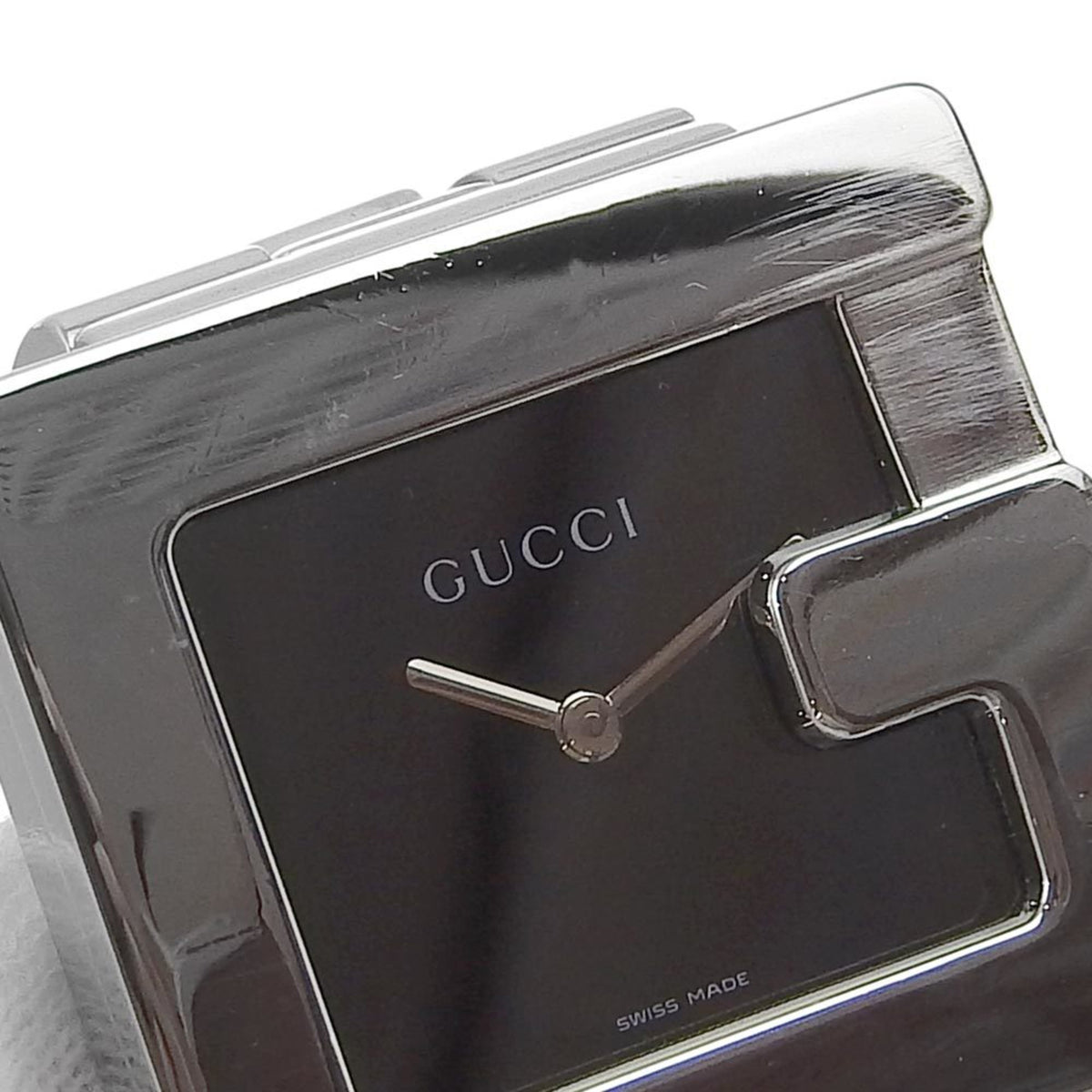 GUCCI Uhr 4600L Edelstahl Swiss Made Silber Quarz Analoganzeige Schwarz Zifferblatt Damen