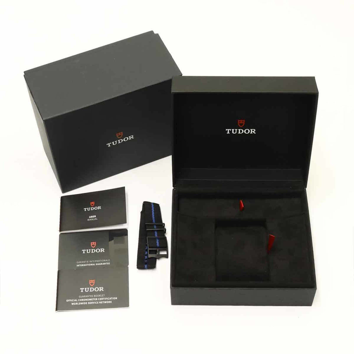 Tudor Black bay Keramisch horloge 79210CNU met zwarte wijzerplaat, 41 mm