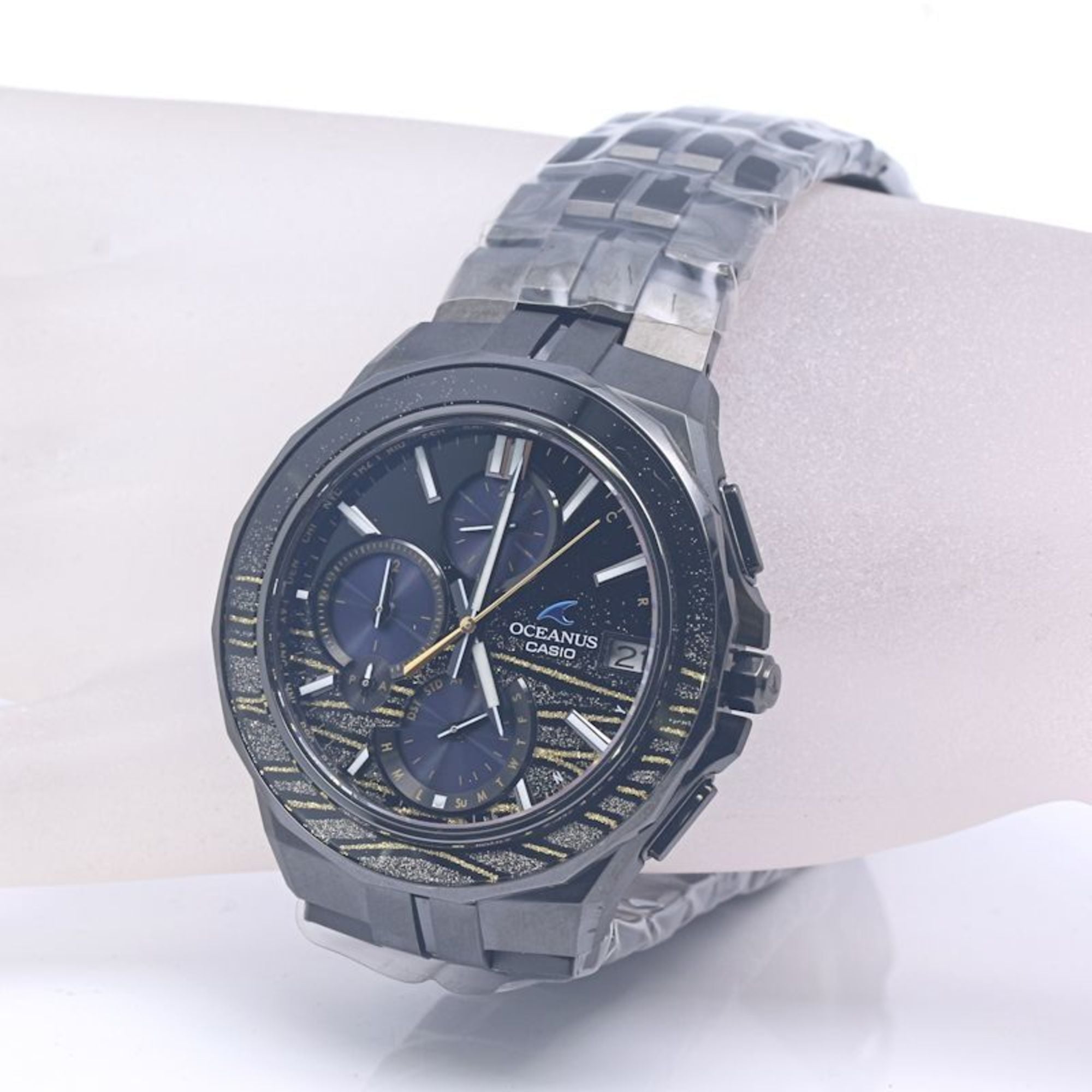 CASIO Oceanus Manta OCW-S5000MES-1AJR herenhorloge van titanium met Maki-Bokashi-goudkleurig rimpelpatroon (gelimiteerde oplage van 300 stuks) 40277