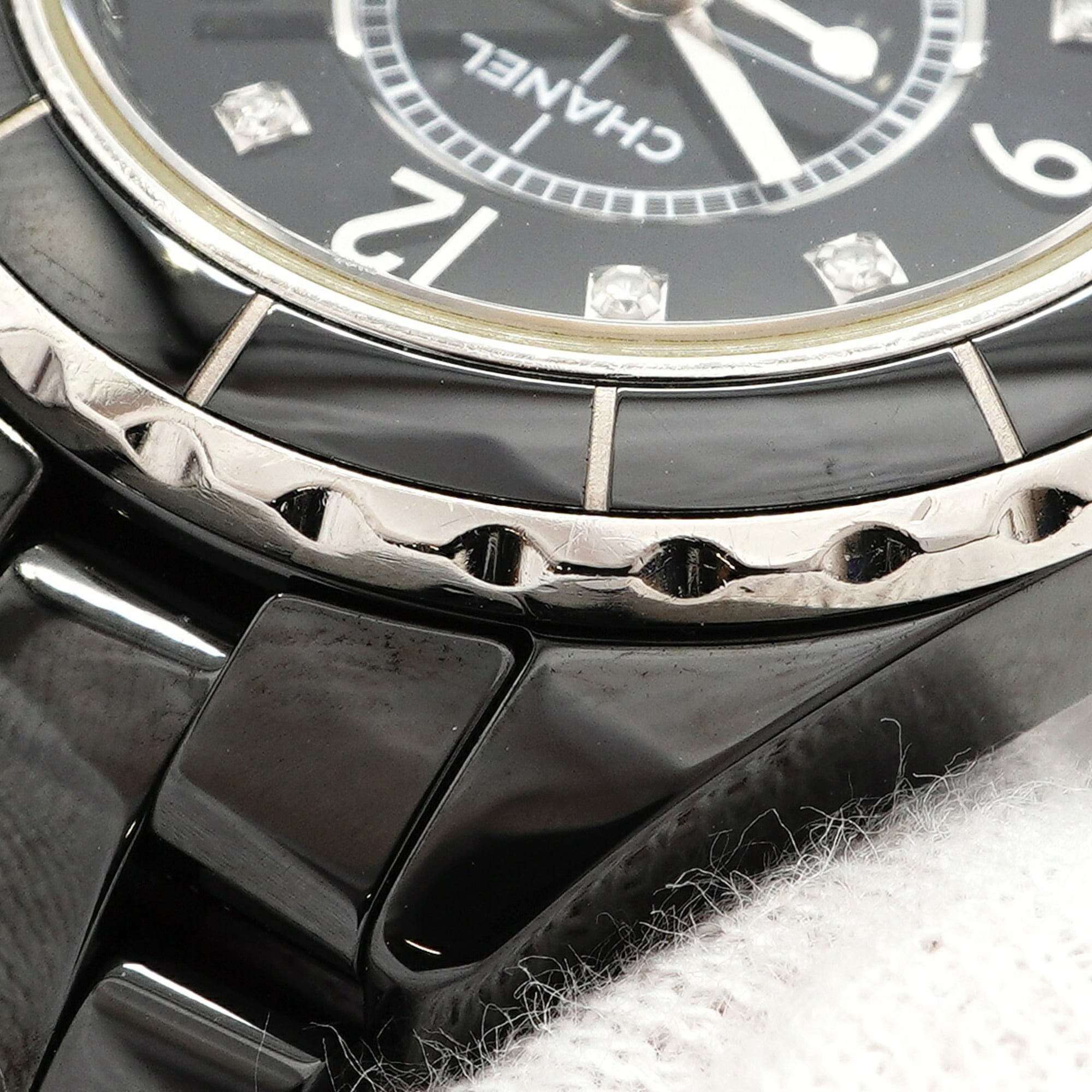 Chanel J12 Diamond H2569 Black Dial Wo