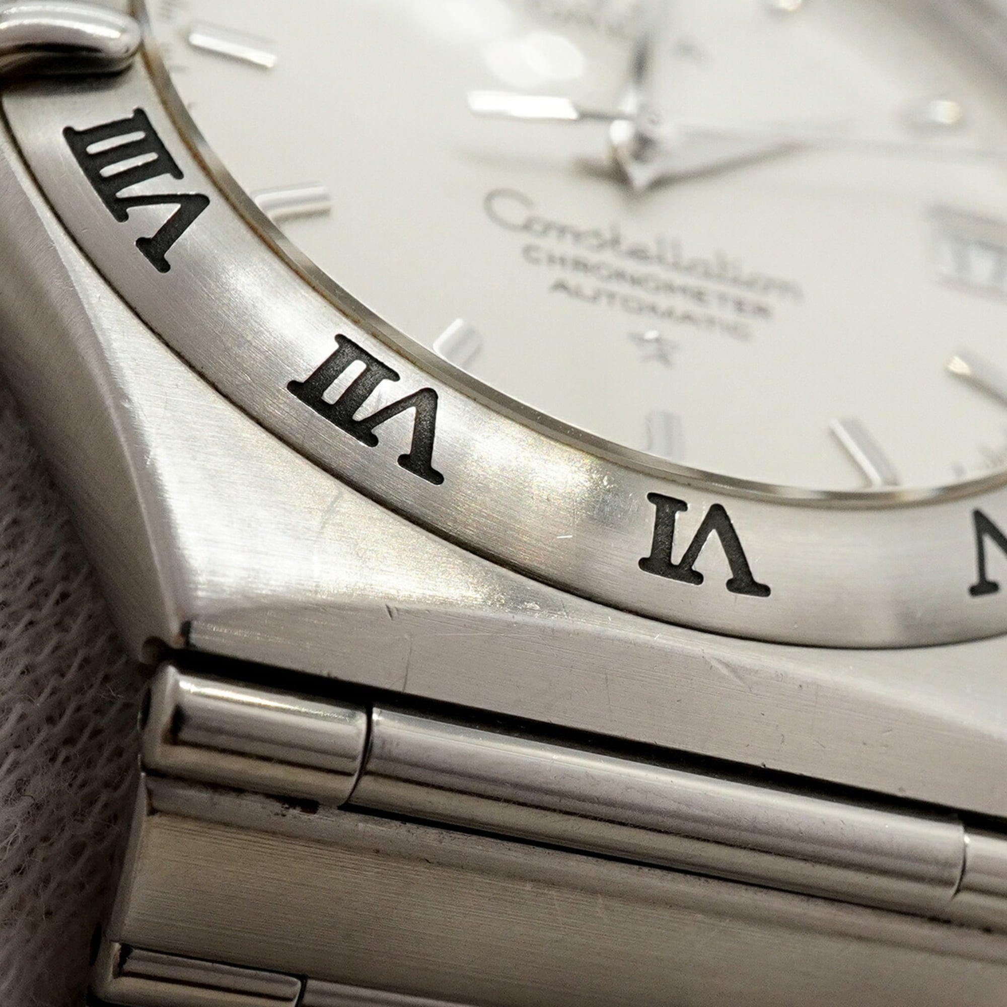 Omega Constellation 1502.3 White Dial 35mm Watch