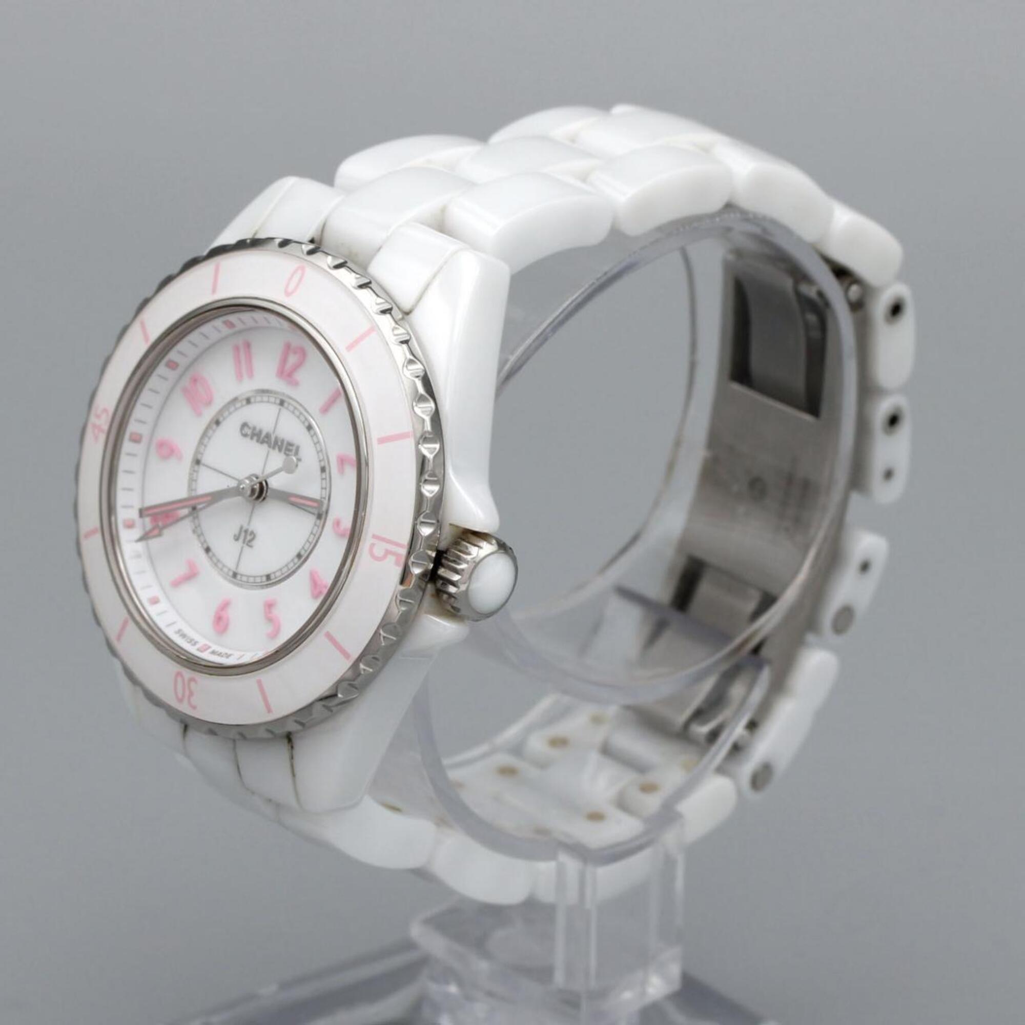 Montre Chanel J12 Rose Blush 33 mm en céramique H6755 Blanc cadran 33 mm