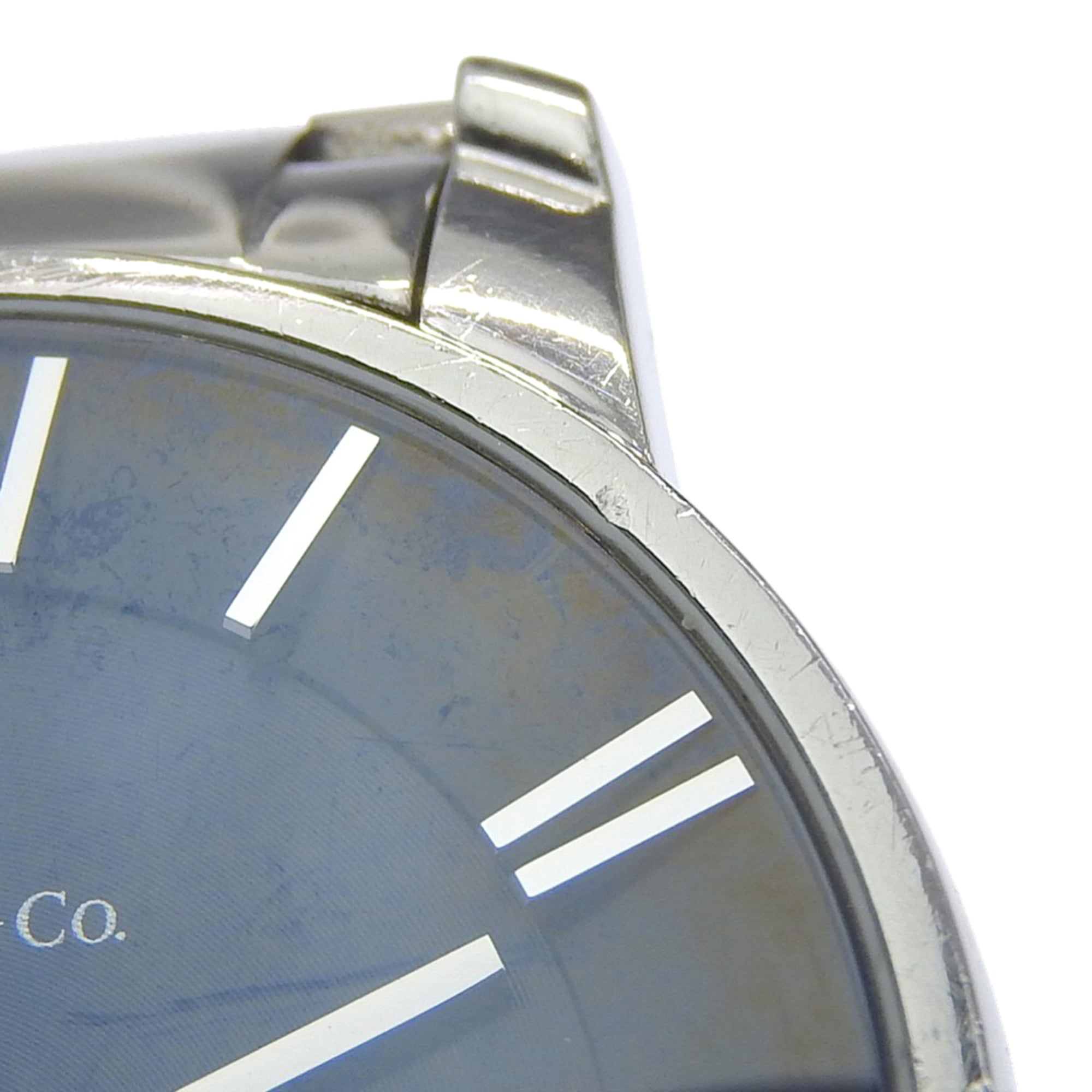 Montre Tiffany & Co. Atlas Dome Z1800.11.10A00A pour homme, en acier inoxydableQuartz cadran Noir analogique