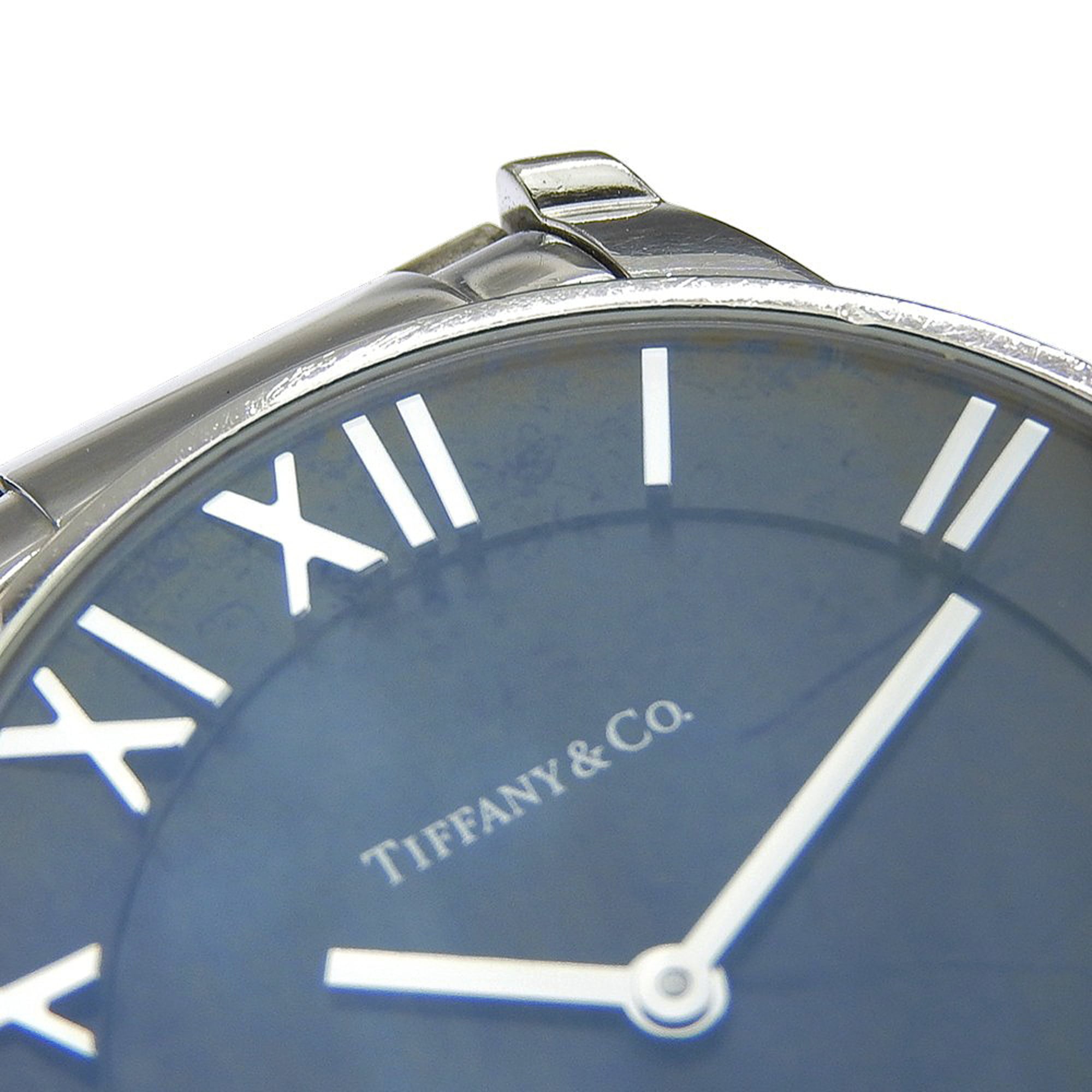 Montre Tiffany & Co. Atlas Dome Z1800.11.10A00A pour homme, en acier inoxydableQuartz cadran Noir analogique