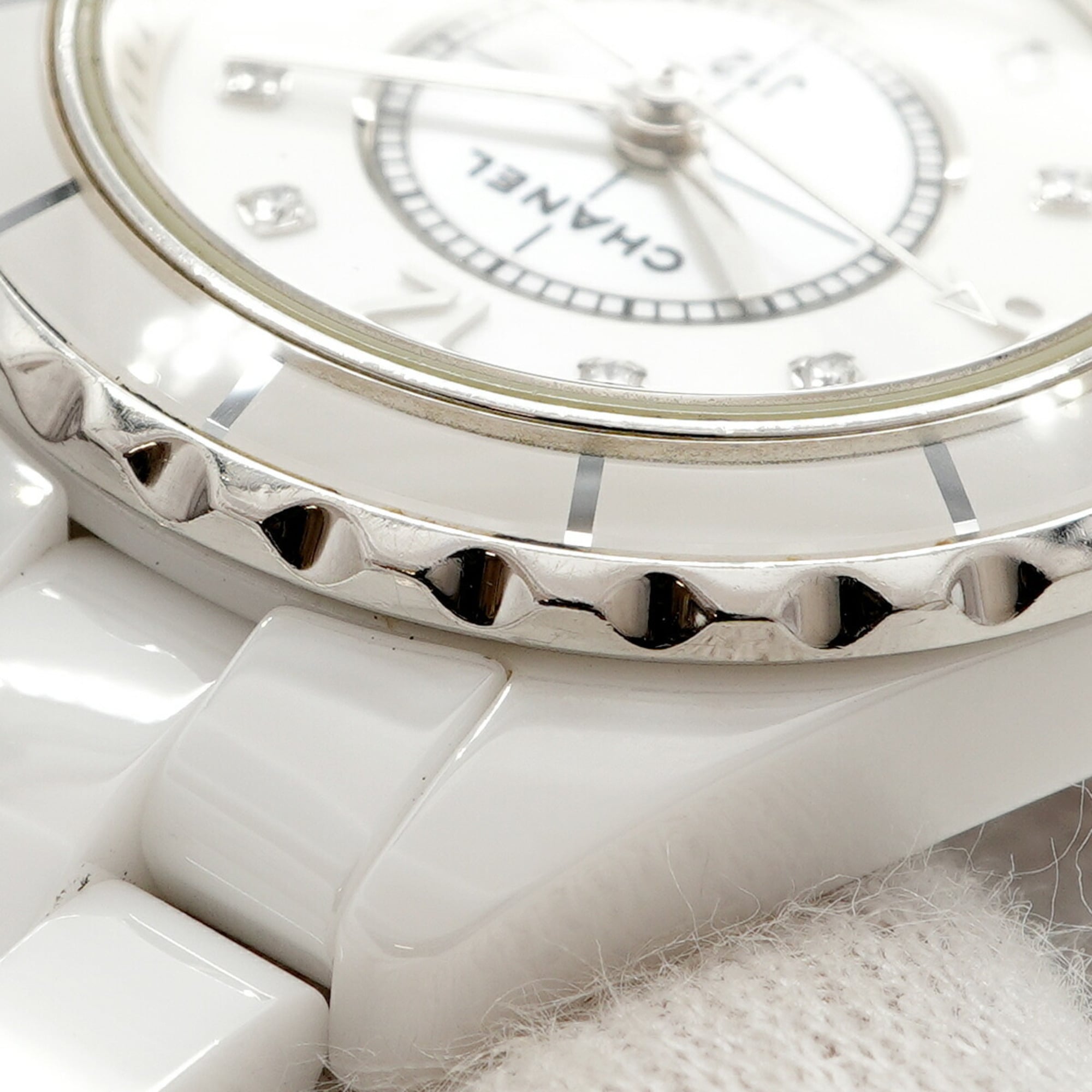 Chanel J12 H2570 White Dial 28mm Watch