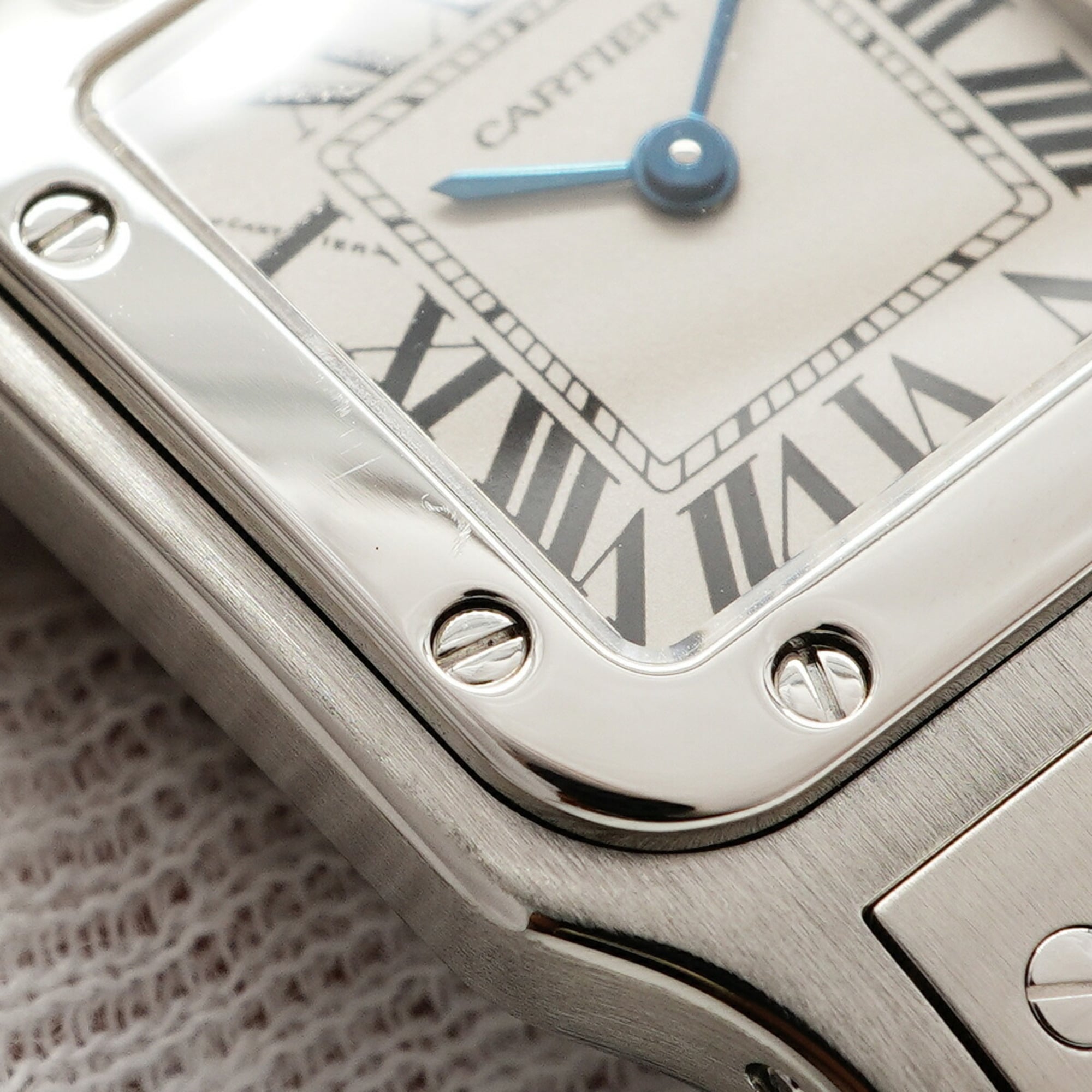 Cartier Santos Galbee SM W20056D6 Damenuhr mit Weiß Zifferblatt