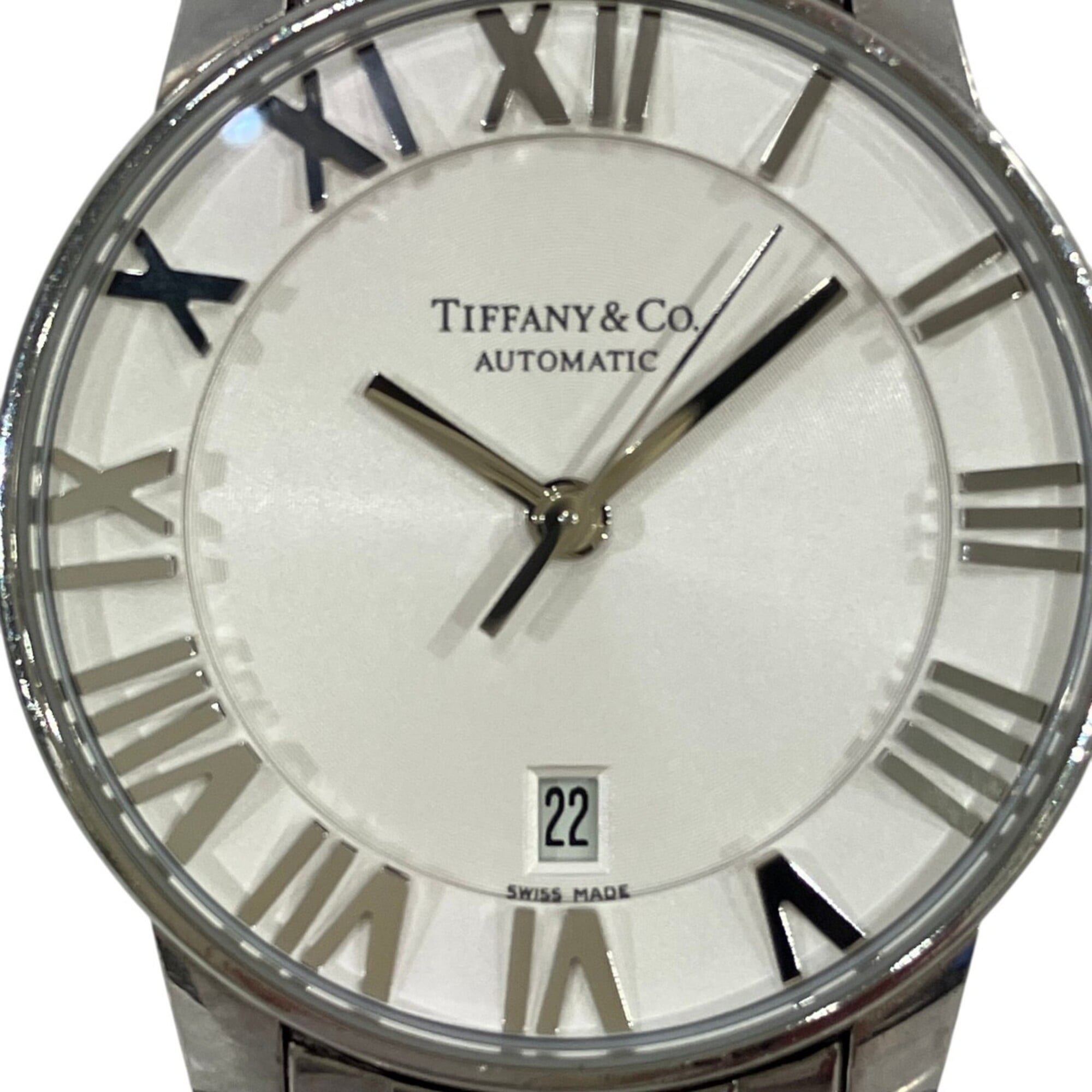 Montre Atlas Dome Tiffany & Co., poids total : 64 g, acier inoxydable, mouvement Automatique, cadran argenté, référence Z1830.68.10A21A00A