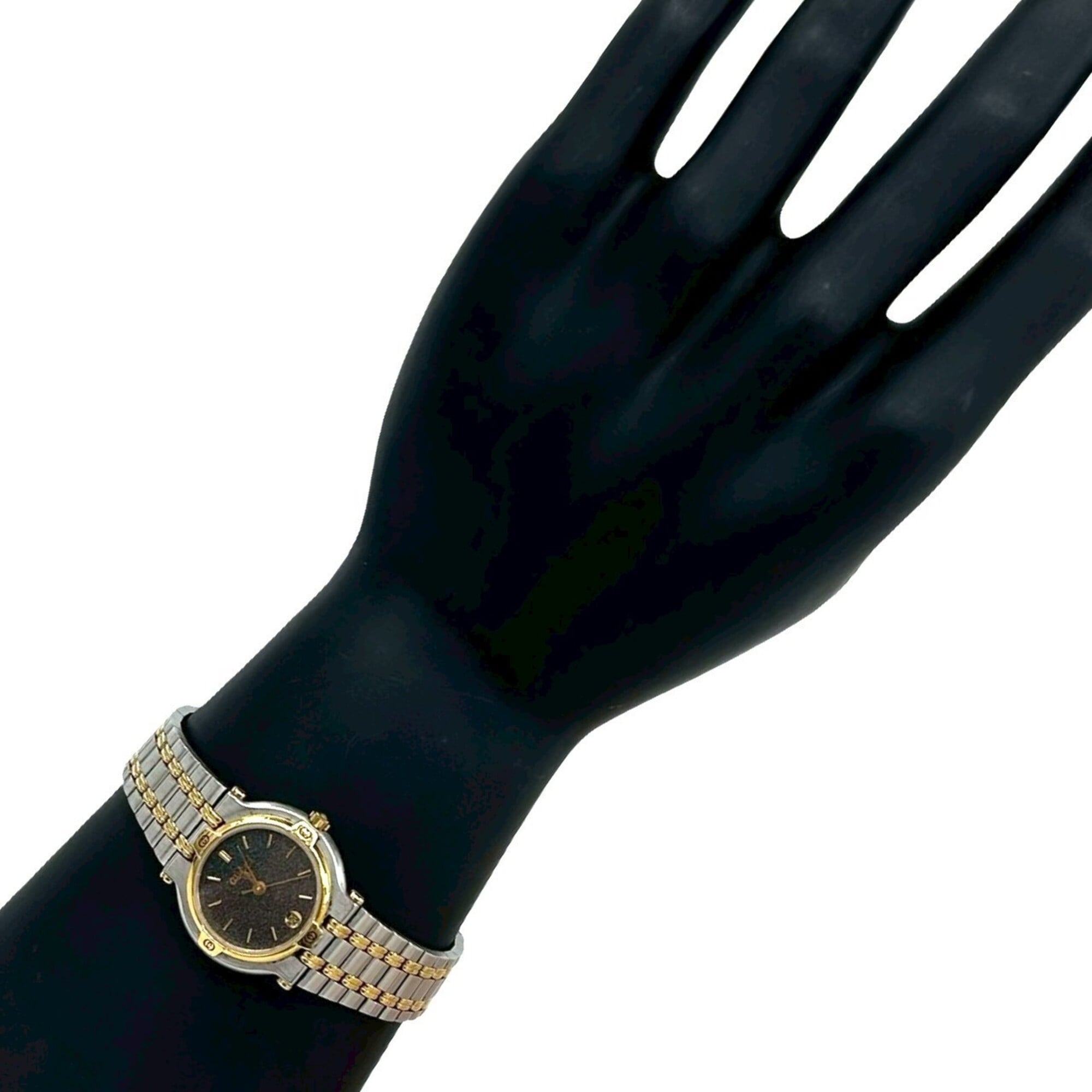 GUCCI 9000L Logo Engraved Stainless Steel Quartz Wrist Silver 26018