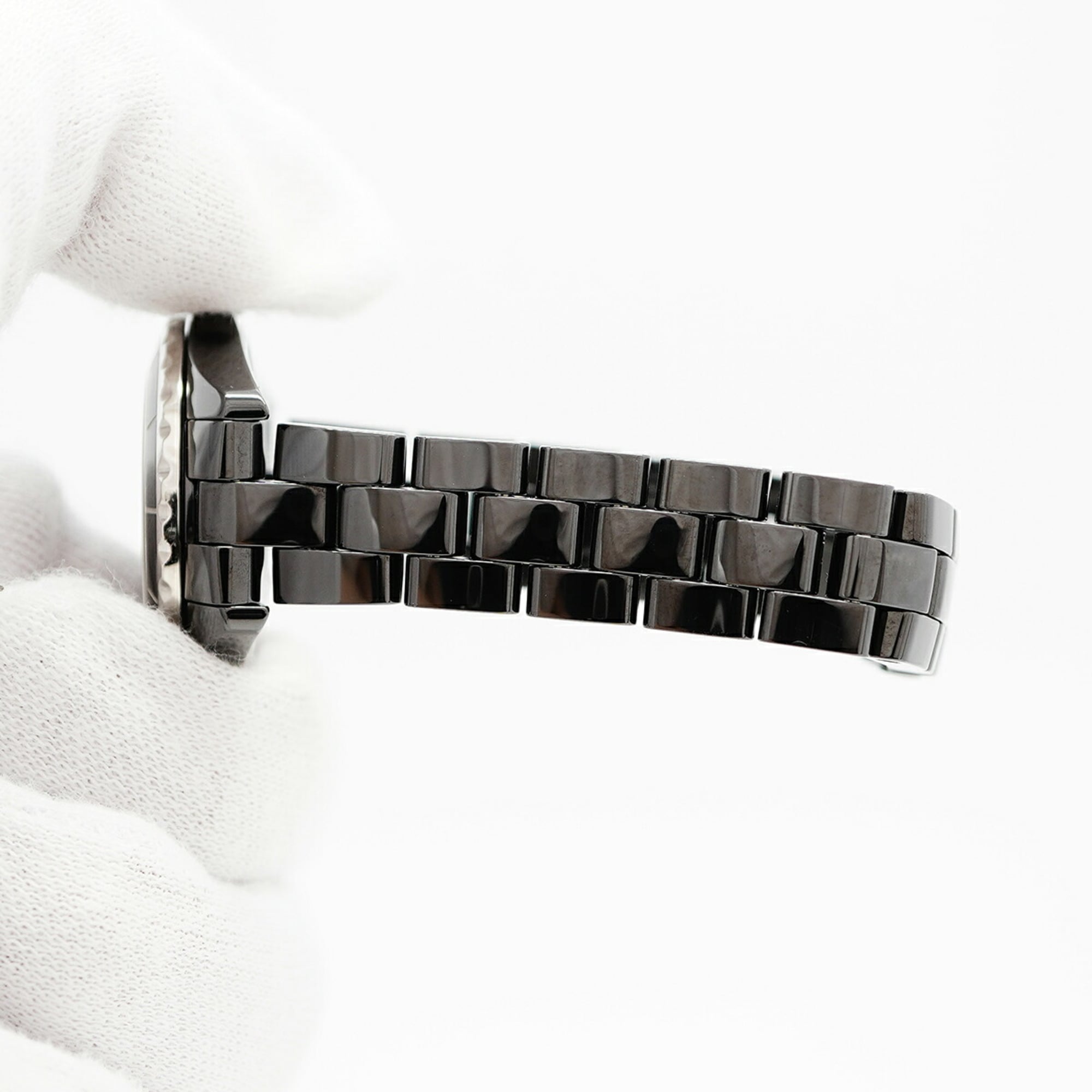 Chanel J12 Diamond H2569 Black Dial Wo