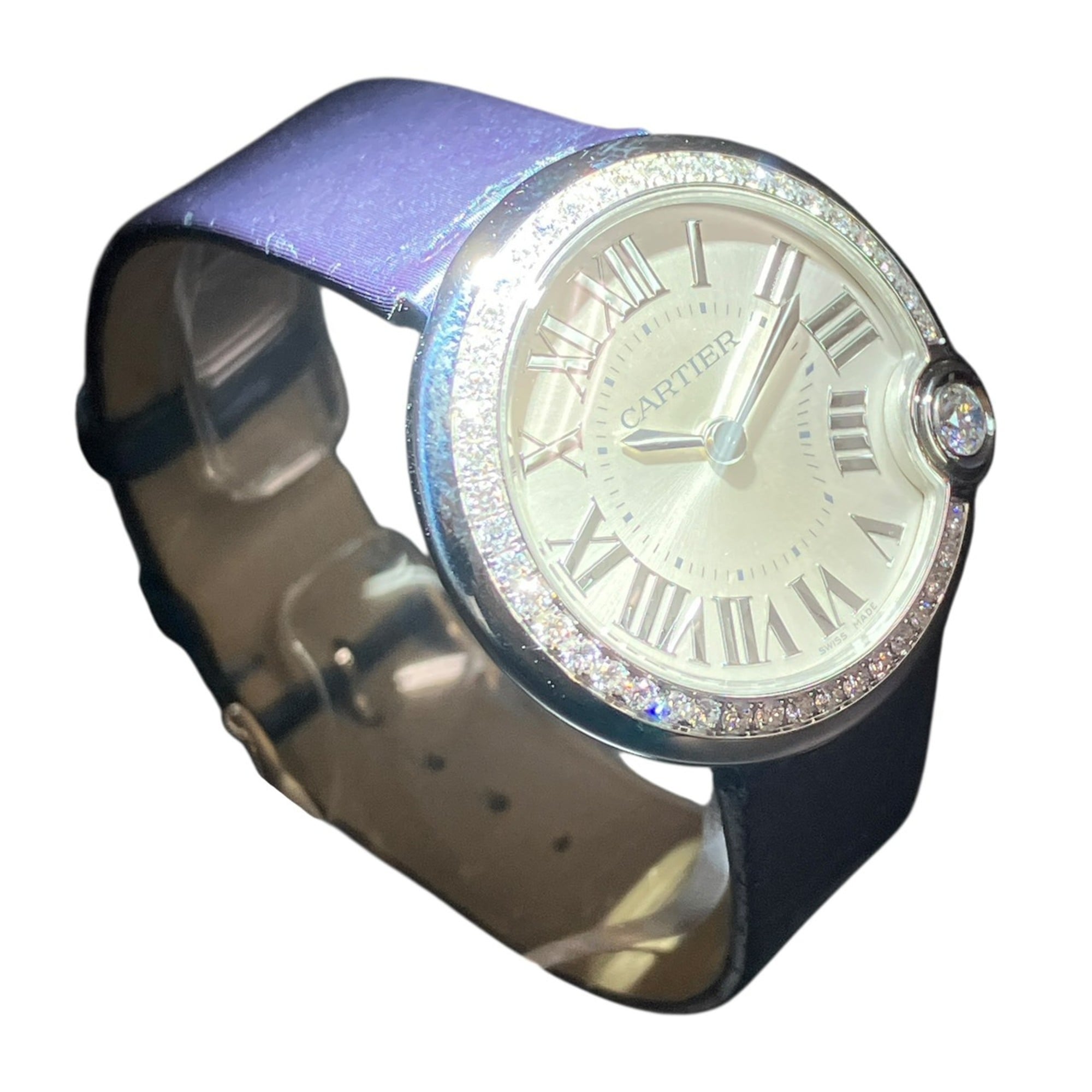 Cartier Ballon Bleu de Uhr, Gesamtgewicht 27,7 g, Edelstahl, Armband aus echtem Leder, Diamanten, Uhrwerk, Silber Zifferblatt, W4BL0002