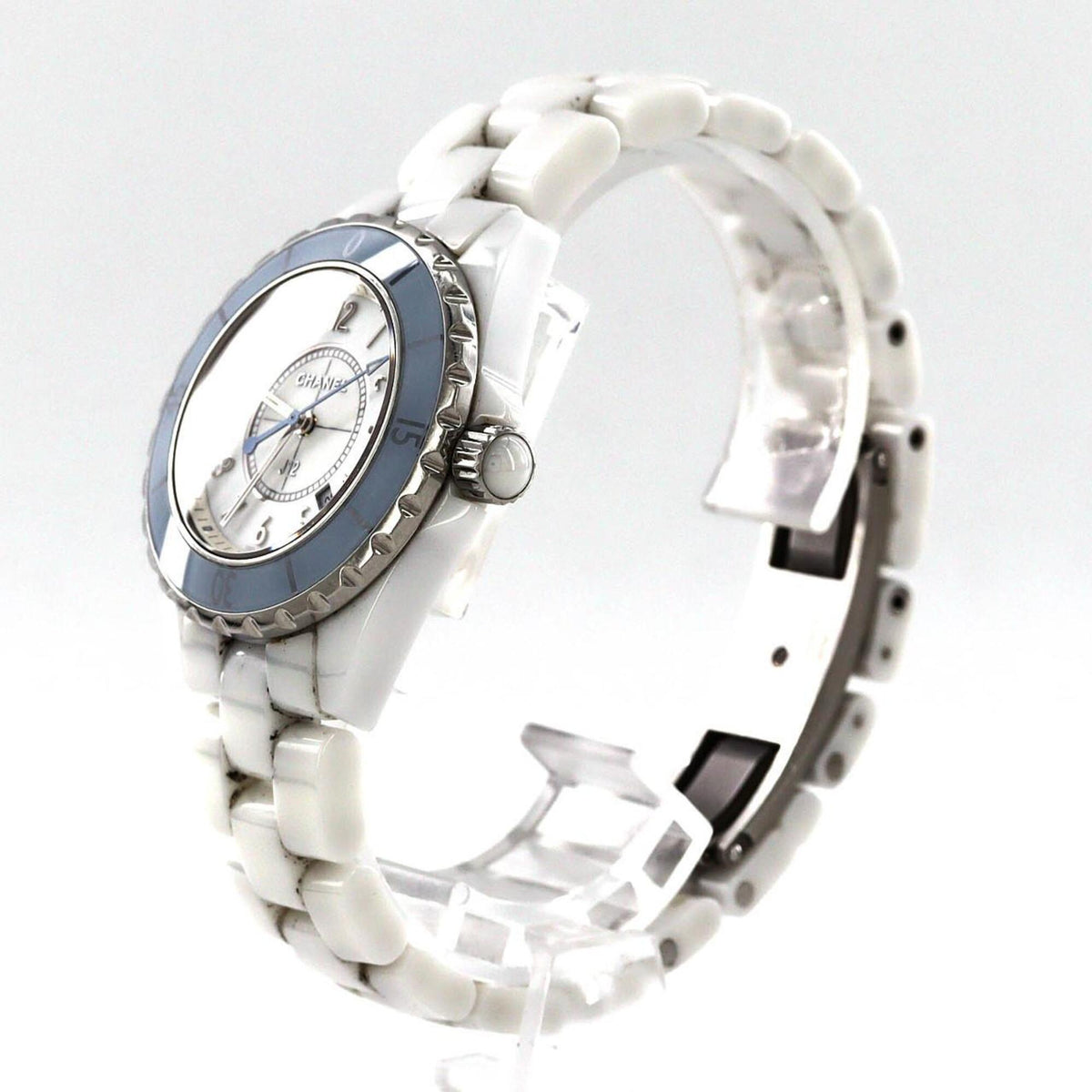 Montre Chanel J12 Soft Blue 33 mm H4340 Blanc Cadran 33 mm