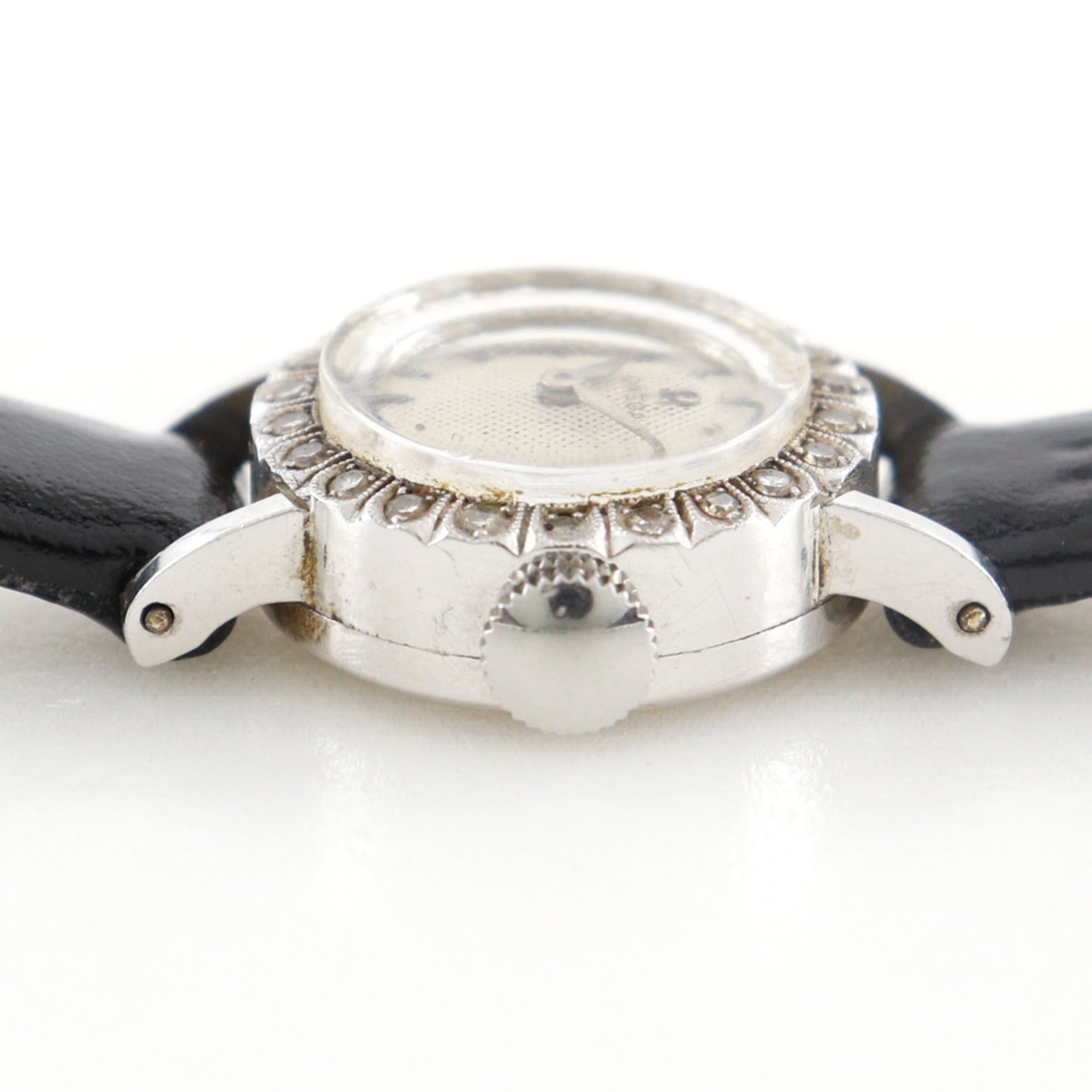 OMEGA-Antik-Uhr, Kal. 481, Platin, Diamanten, geprägtes Leder, Handaufzug, analoge Anzeige, Weiß Zifferblatt, Damenuhr