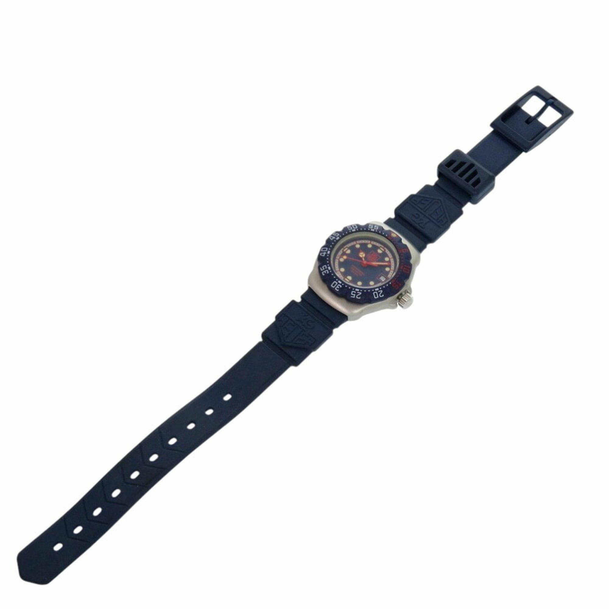 TAG Heuer Formula 1 370.508 Armbanduhr aus Edelstahl mit Kautschukarmband in MarineblauQuarz 1911 HEUER