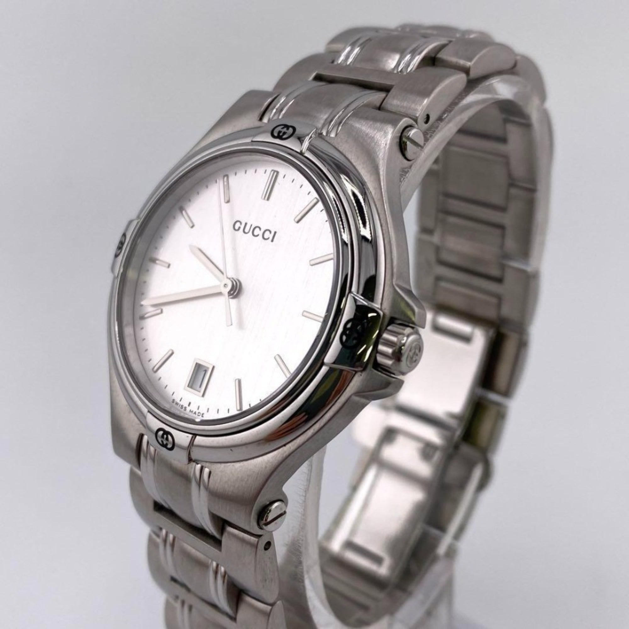 Gucci GUCCI Watch 9045 Series YA090318 Silver Men's Swiss Made Quartz Date Calendar