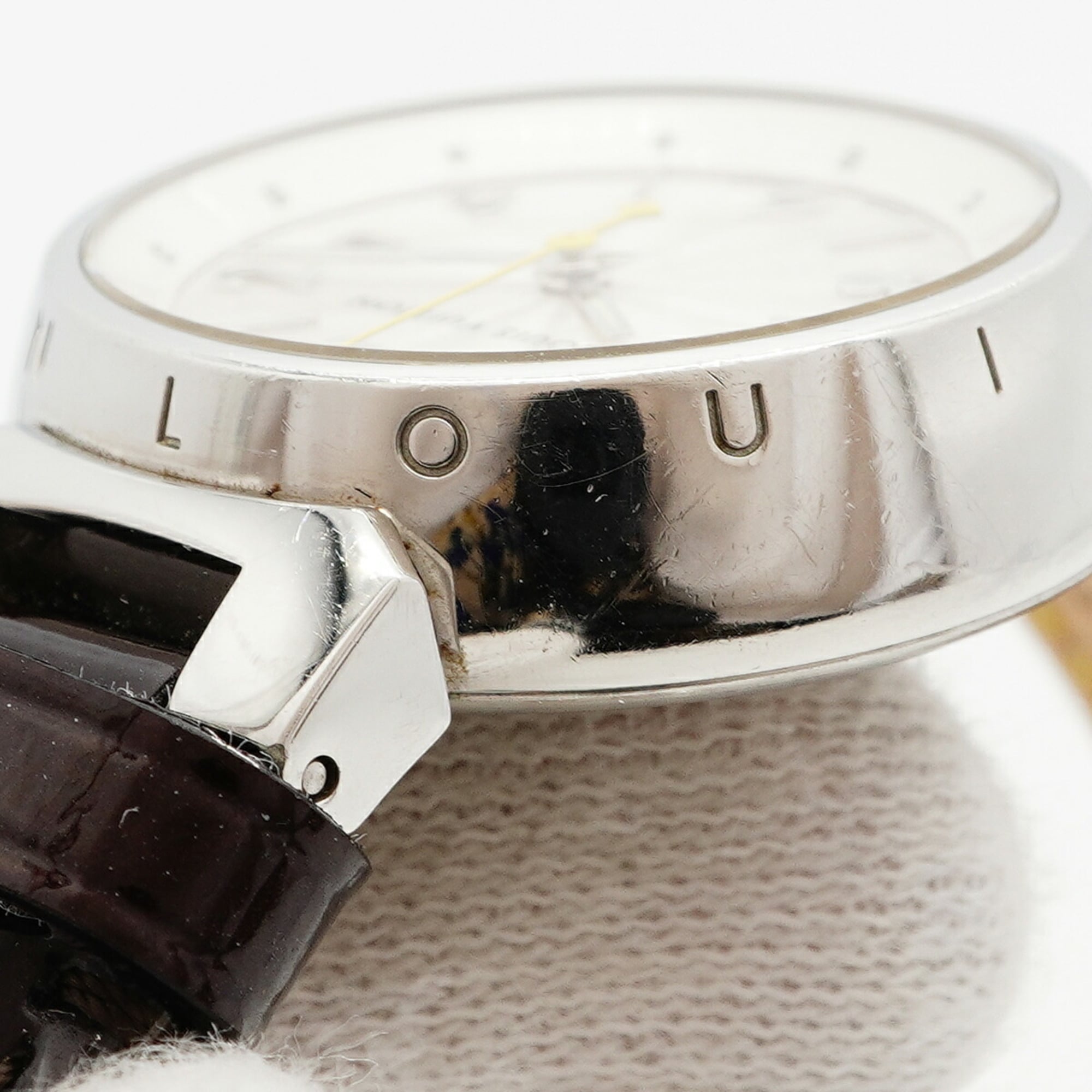 Louis Vuitton Tambour Q121K dameshorloge met zilveren wijzerplaat
