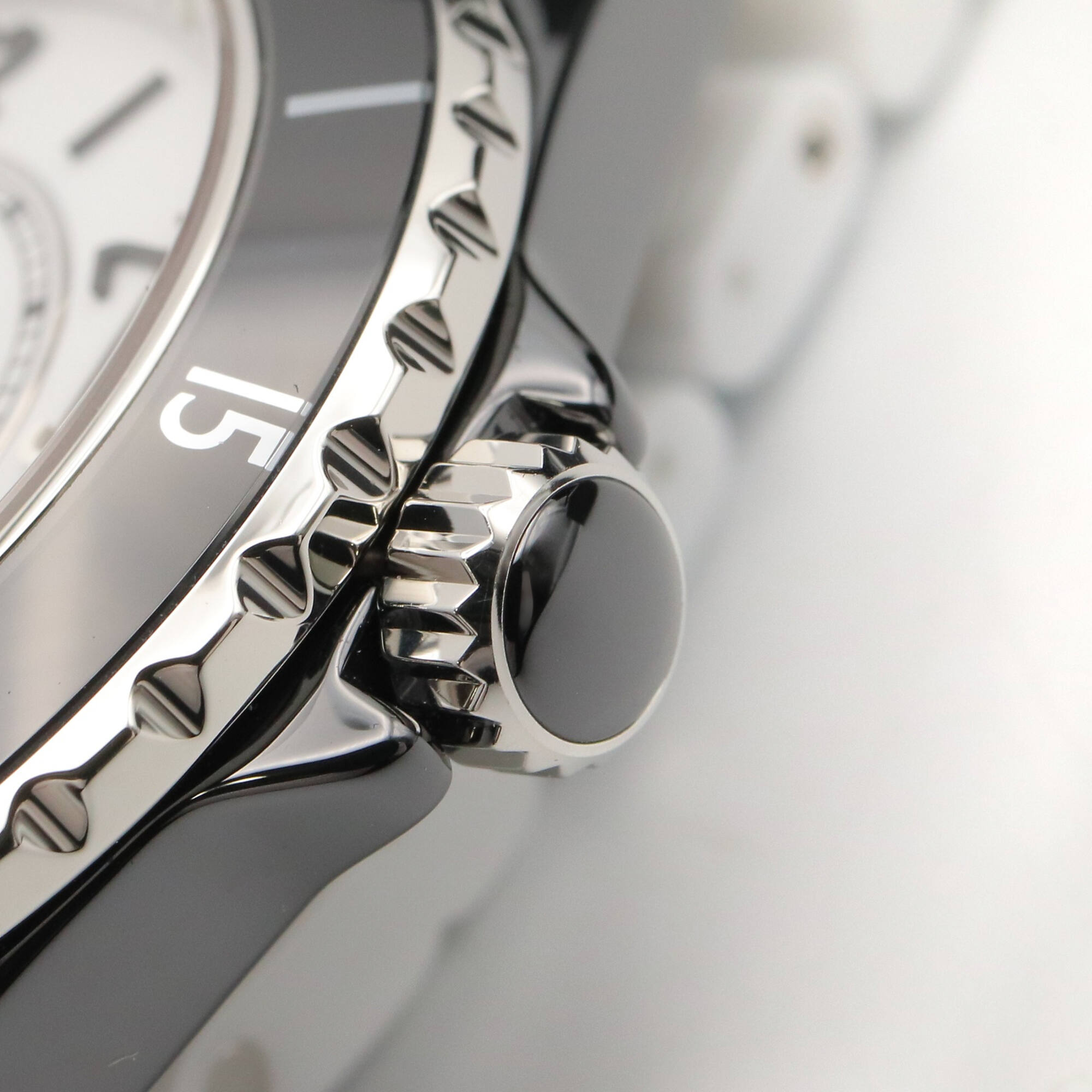 Montre Chanel J12 Paradox Calibre 12.1, céramique, homme, Blanc/Noir, H6515