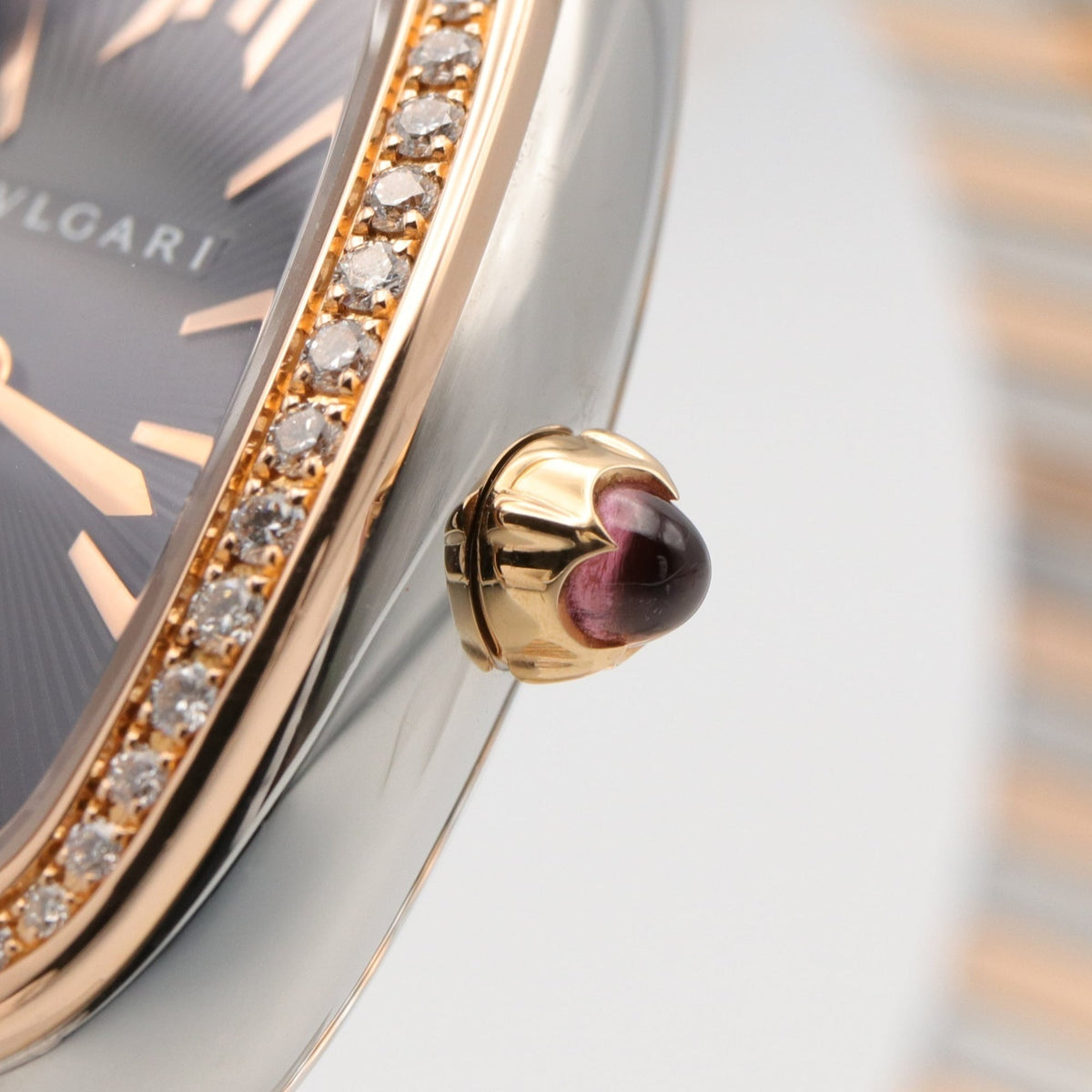 Bvlgari Bulgari BVLGARI Serpenti Tubogas met diamanten rand, 18-karaats roségoud (SP35SPG, zwarte wijzerplaat, 23 mm)