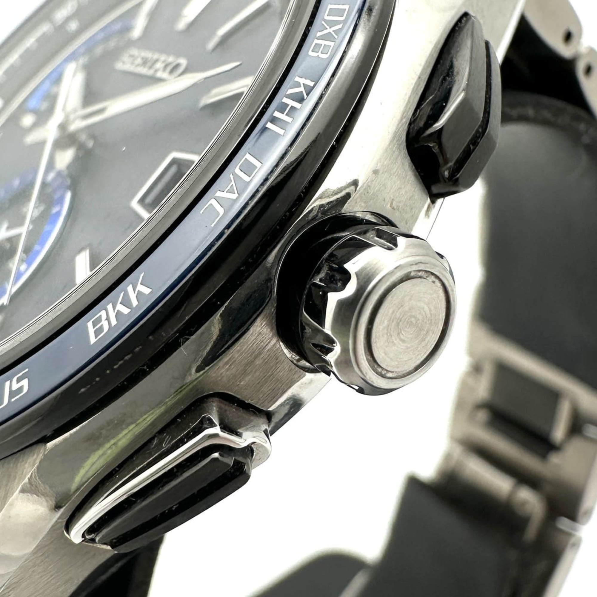 Montre Pour Hommes Seiko Brightz SAGA261/8B63-0AN0, jour Date, à énergie solaire et radiocommandée, en titane, Noir et Bleu